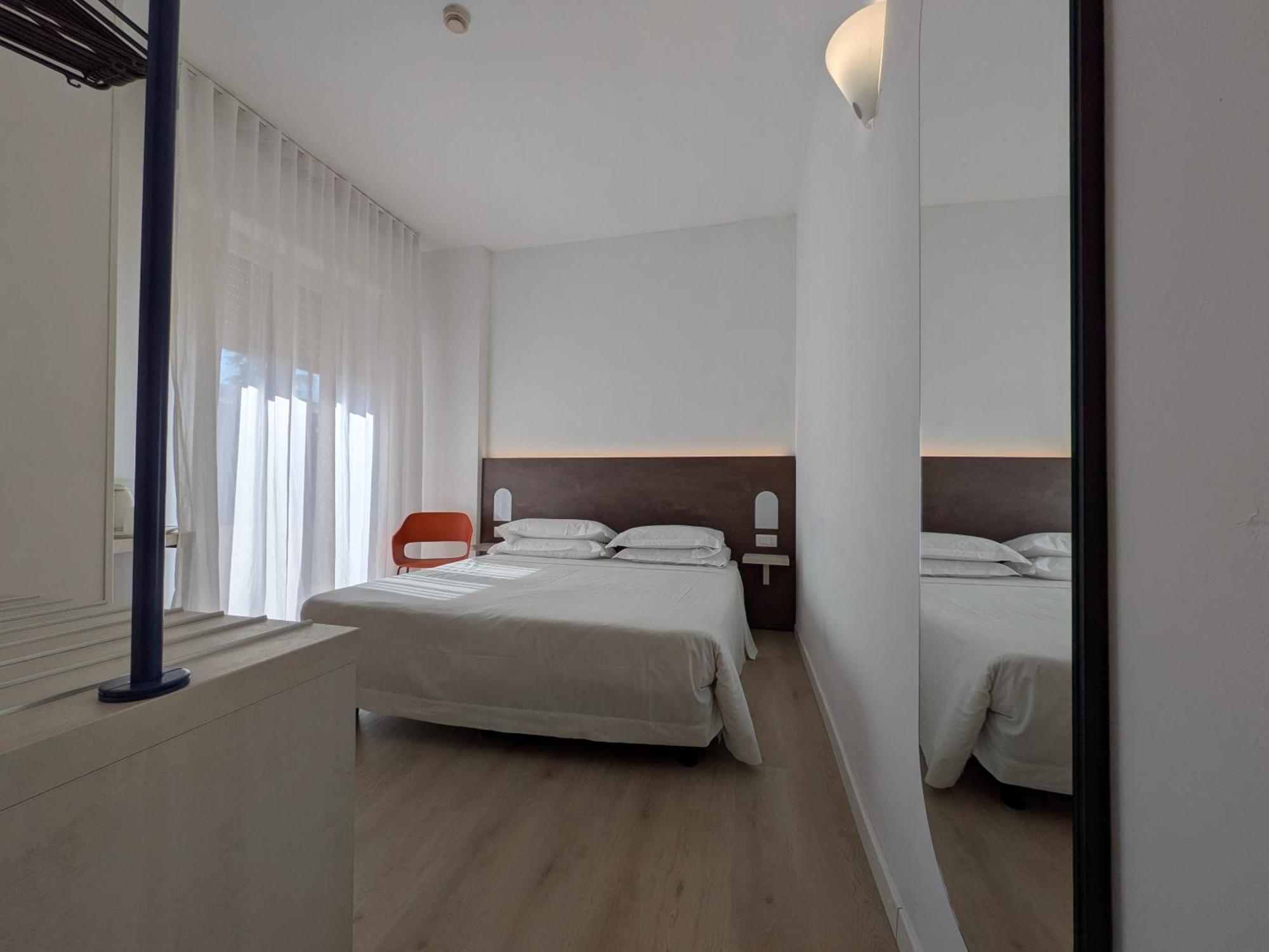 Small Double Room French Bed