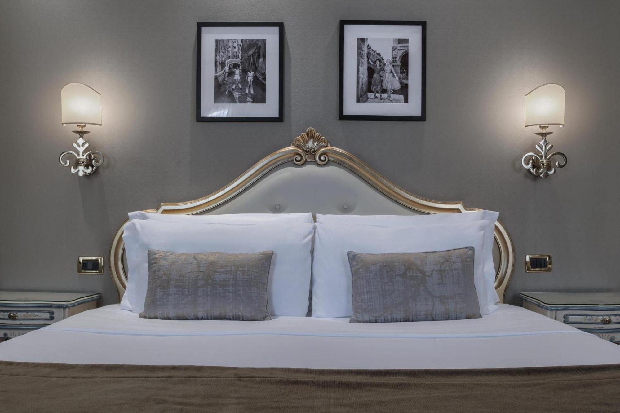 Classic Triple Room Queen Bed Sofa Bed Non-Smoking