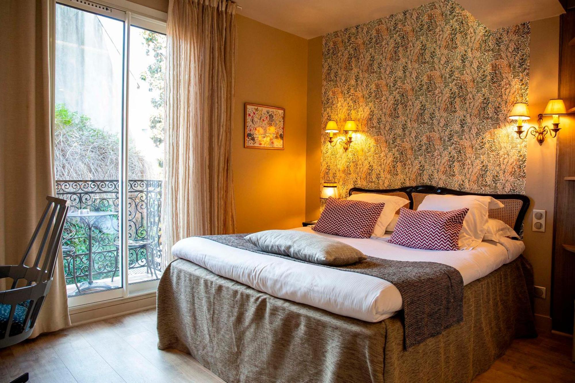 Classic Room Balcony,1746823102:JPEG