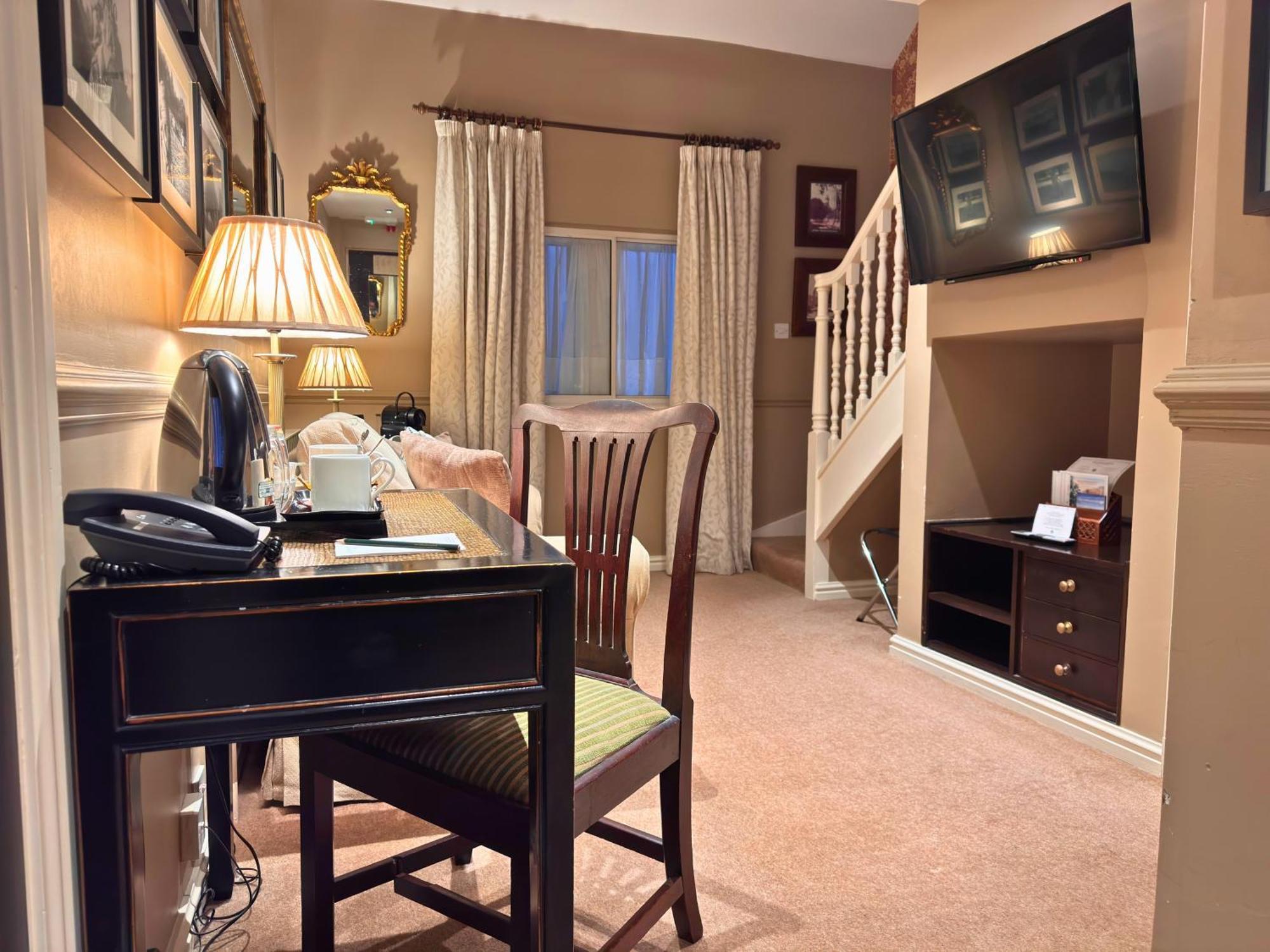 Split-level Suite
