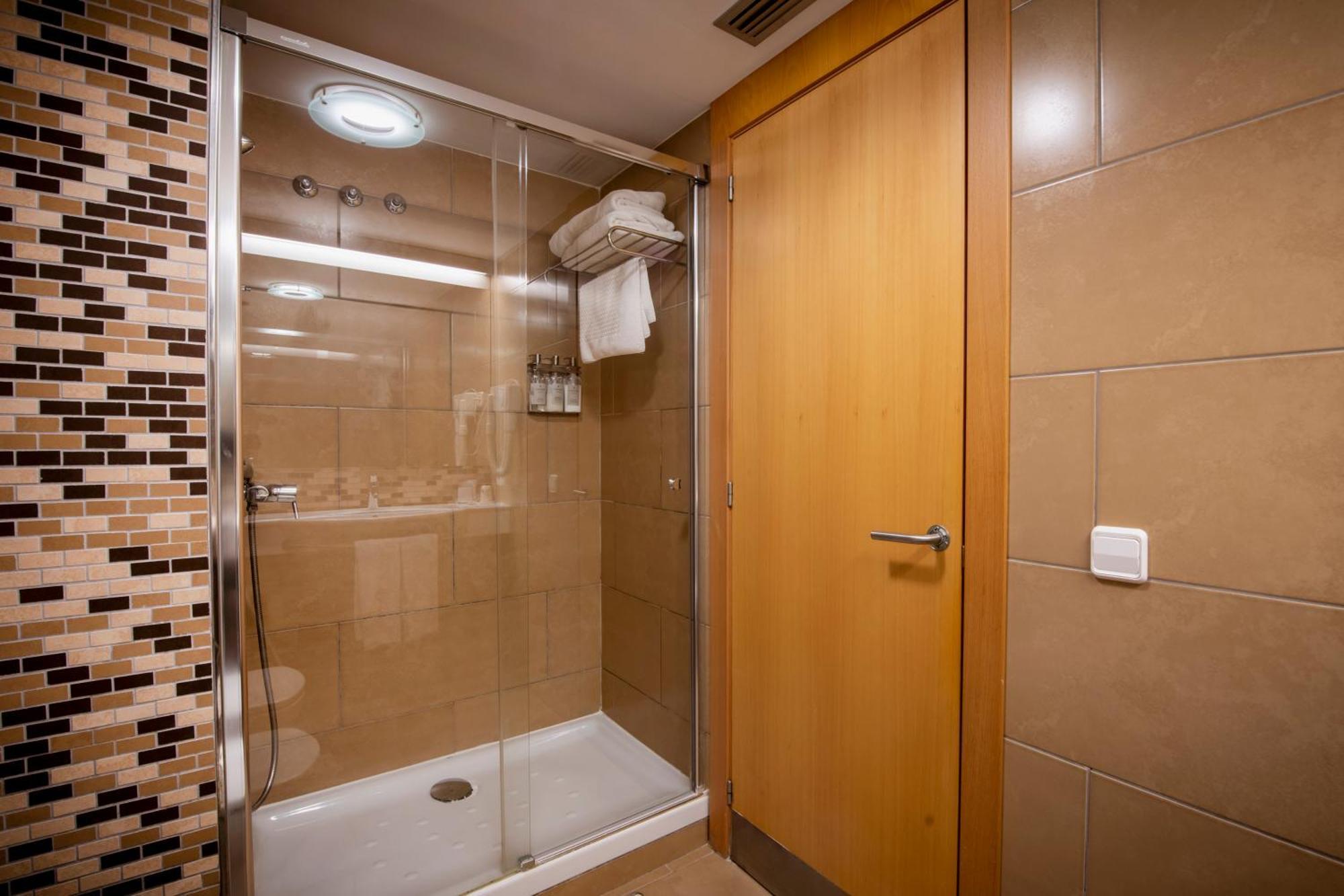 Standard Double or Twin Room Balcony