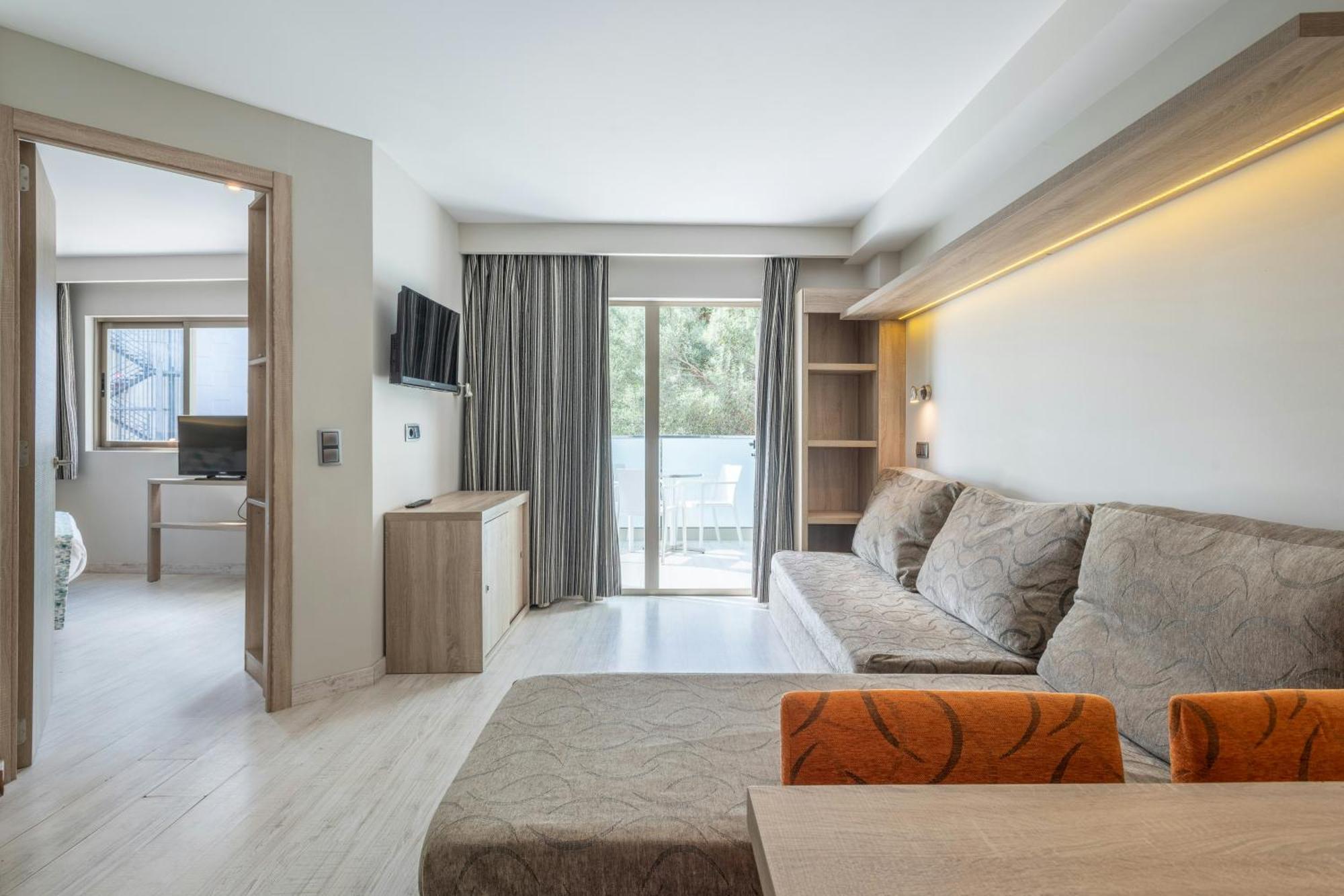 One-Bedroom Apartment Annex Building