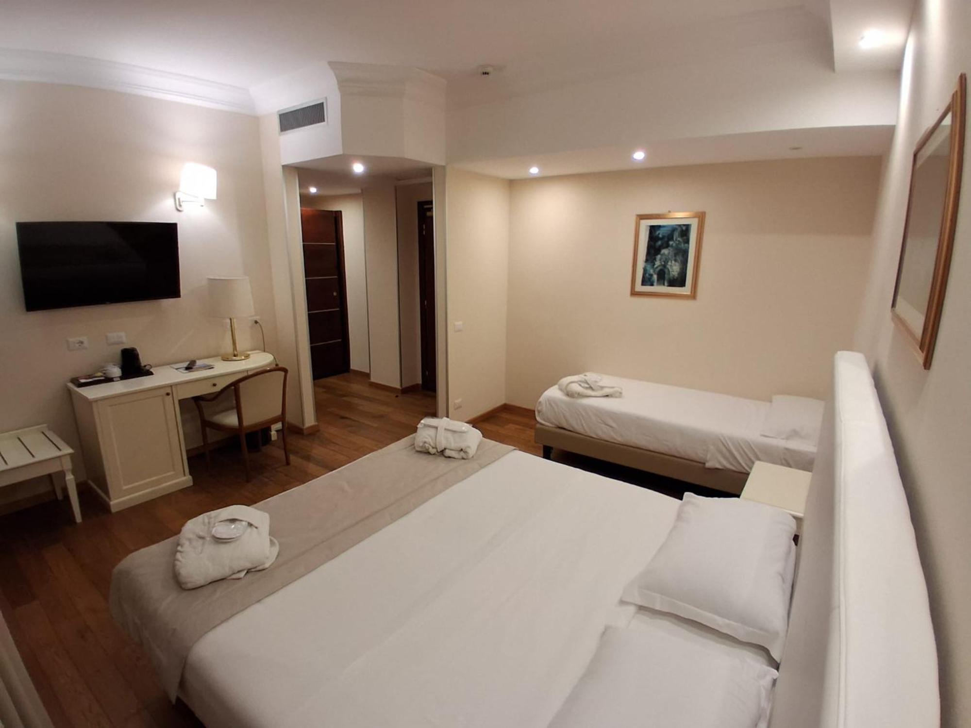 Triple Room,1746834132:JPEG