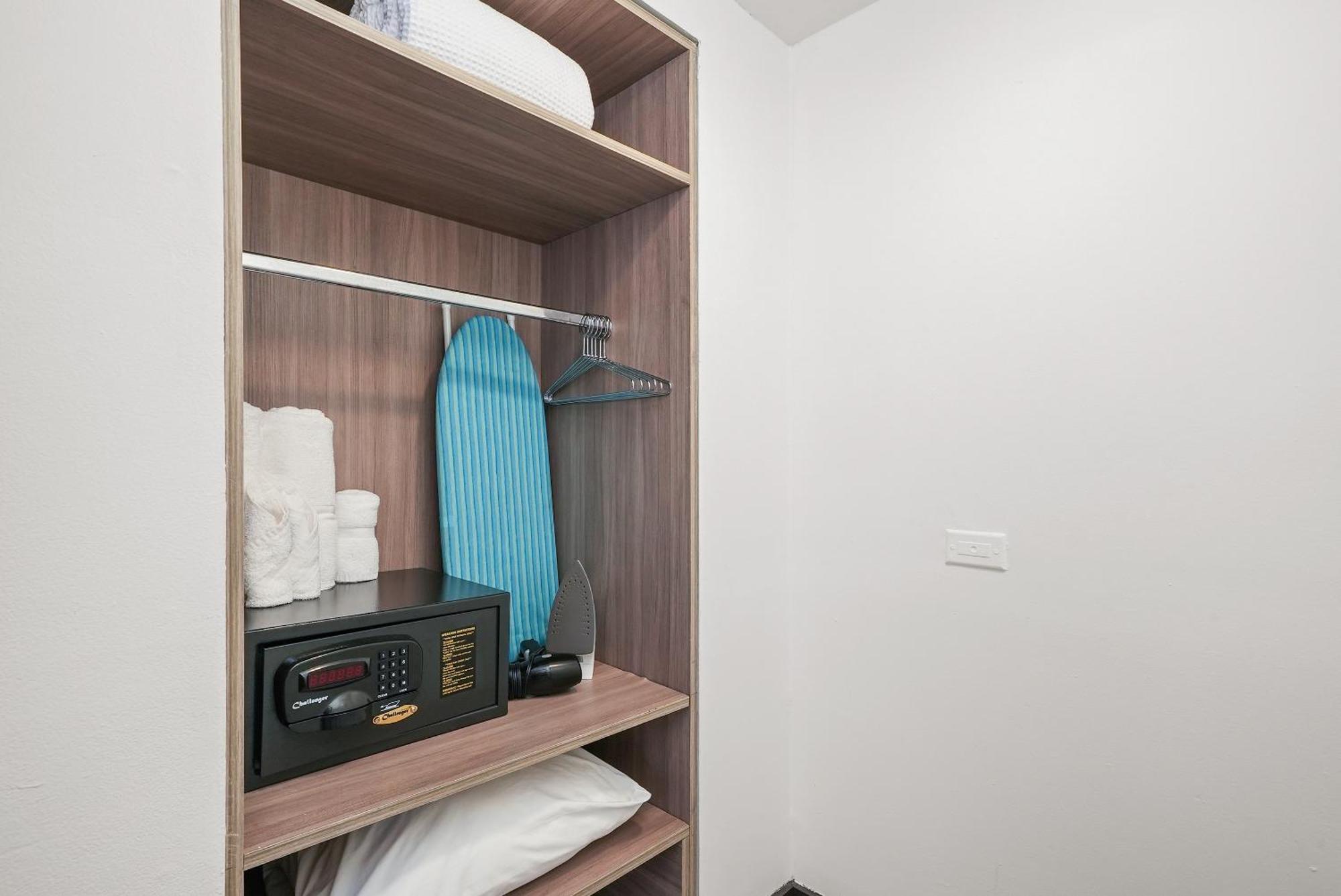 Accessible Deluxe One Bedroom Queen Suite,1746834329:JPEG