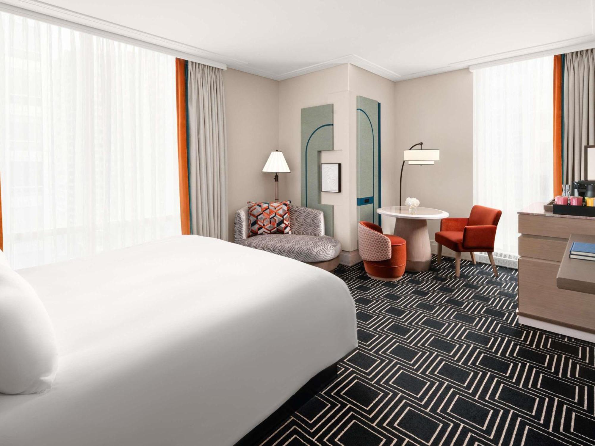 Luxury Corner King Room