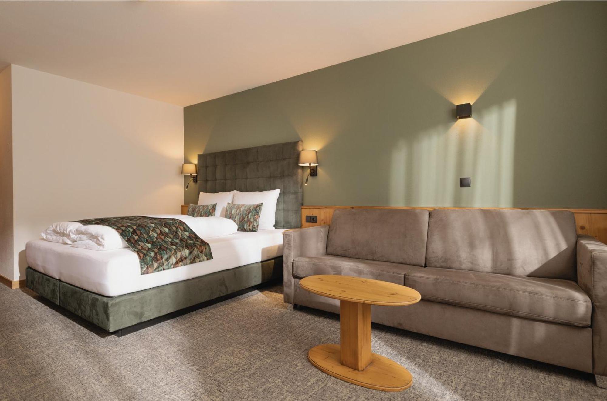 Deluxe Quadruple Room,1746842916:JPEG