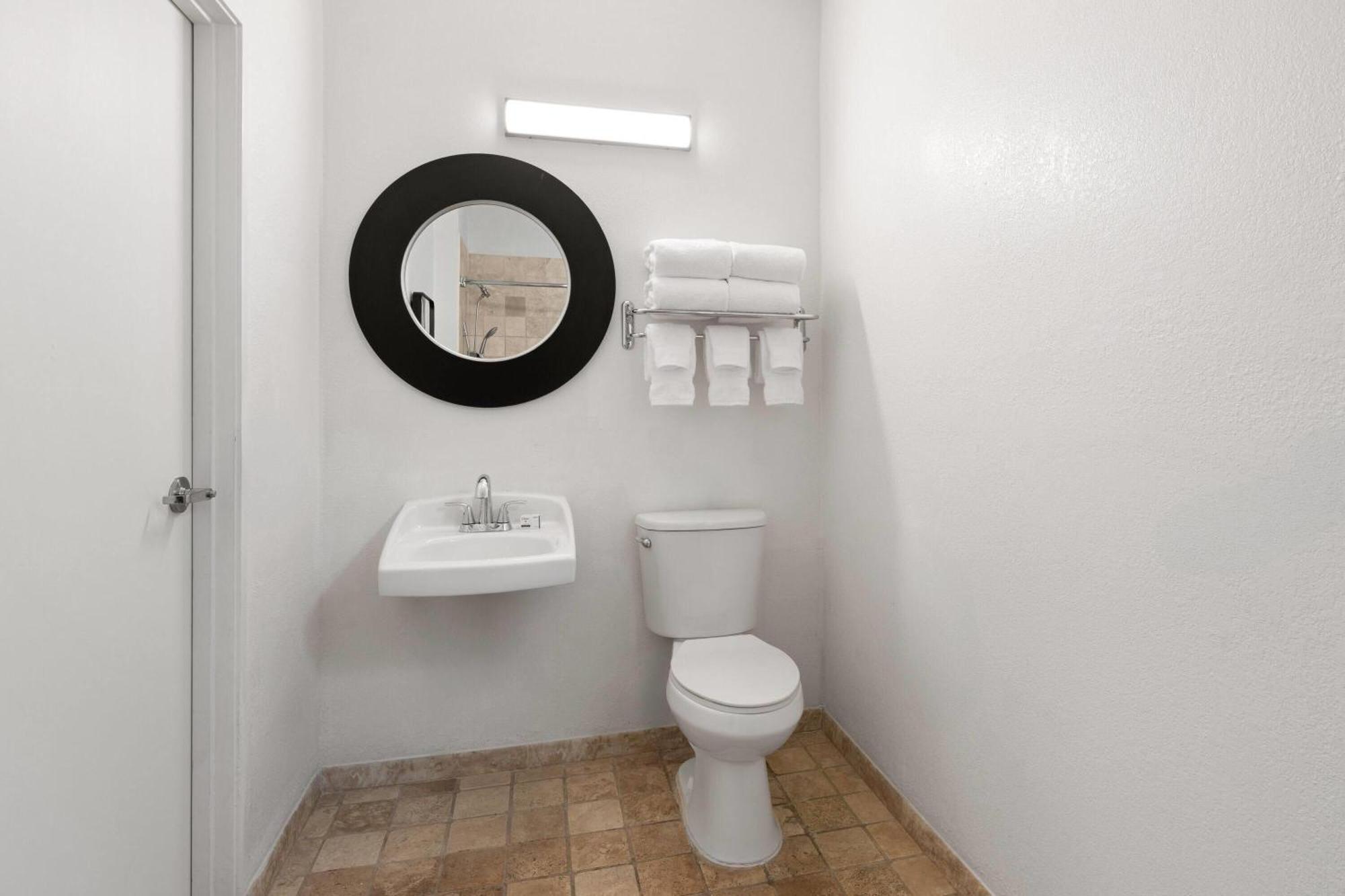 Suite One King Bed Walk Shower Grab Bars Mobility Hearing Accessible or Non-Smoking