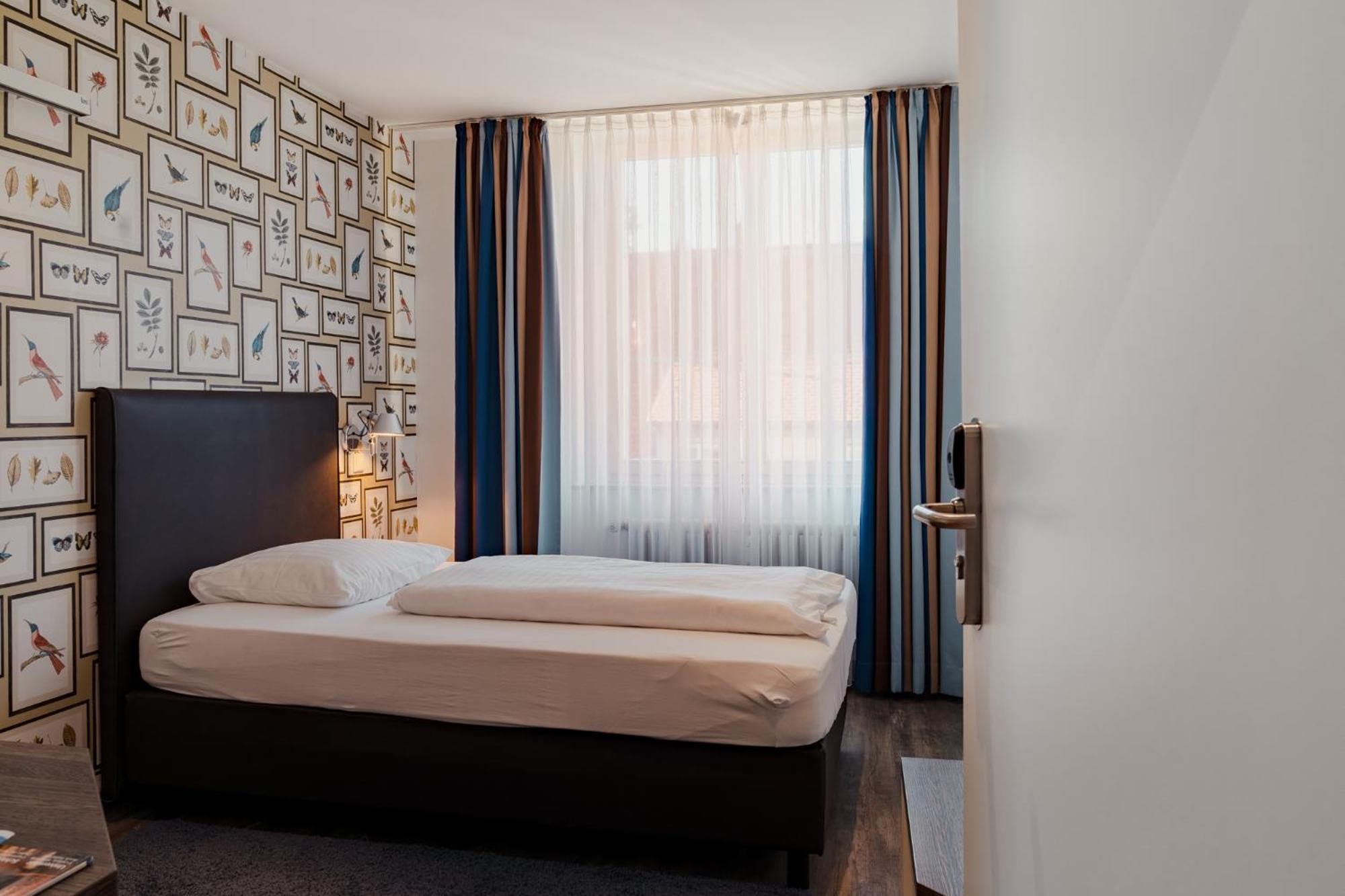 Single Room,1746851223:JPEG