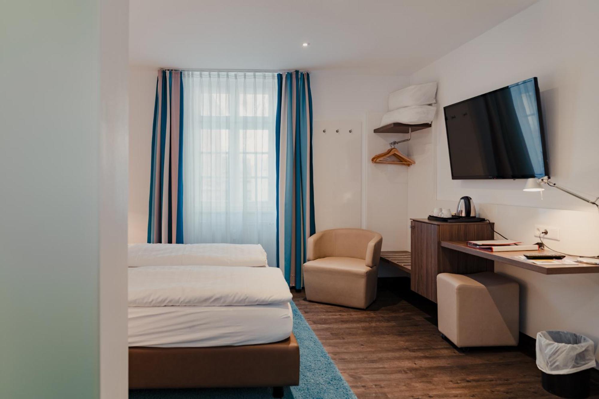 Double Room,1746851185:JPEG
