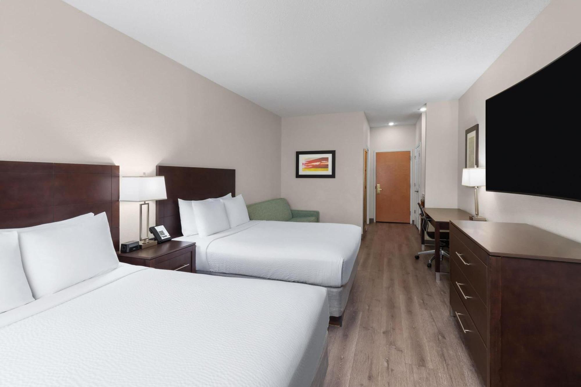 Queen Room Two Queen Beds Non-Smoking