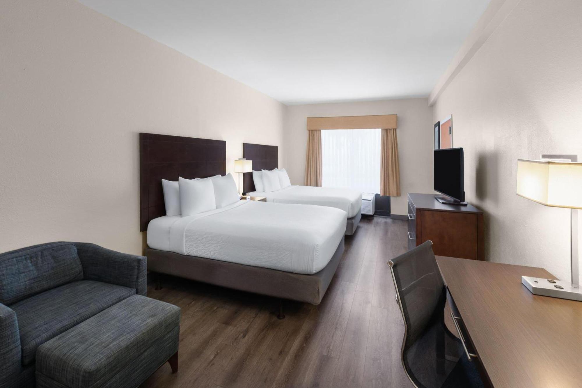 Queen Room Two Queen Beds Non-Smoking