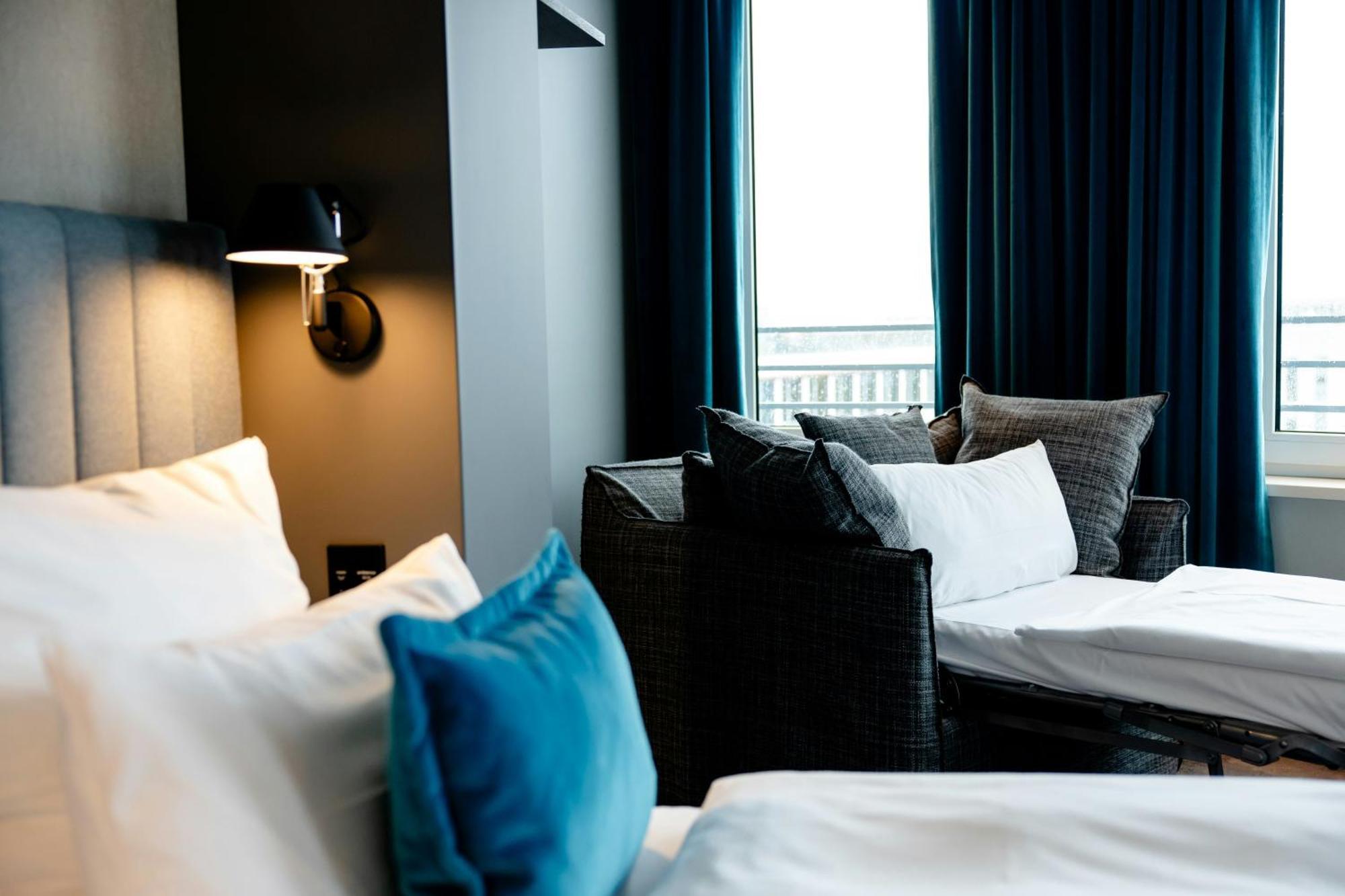 Deluxe Room,1746868691:JPEG
