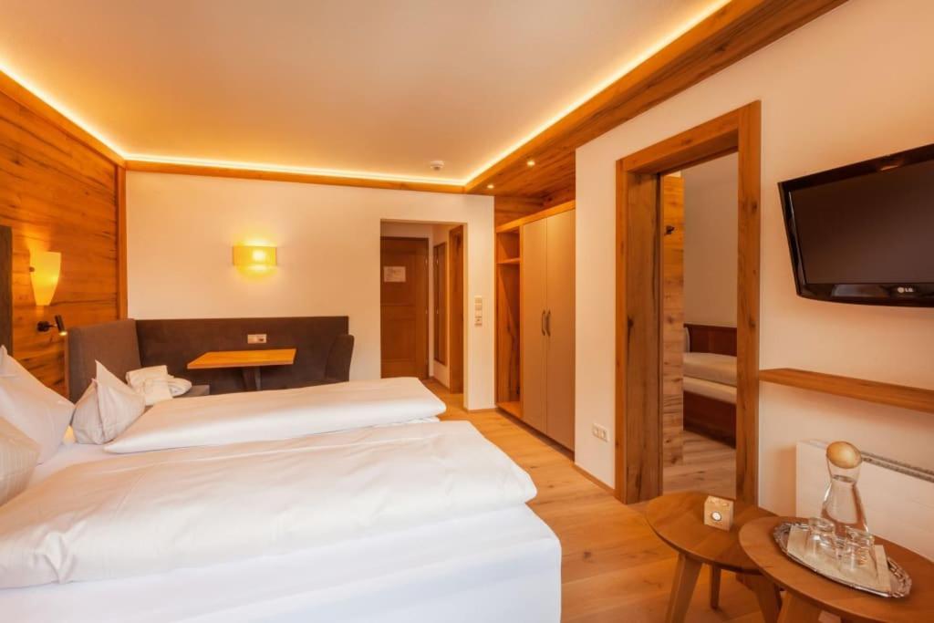 Junior Suite Main Building,1746872639:JPEG