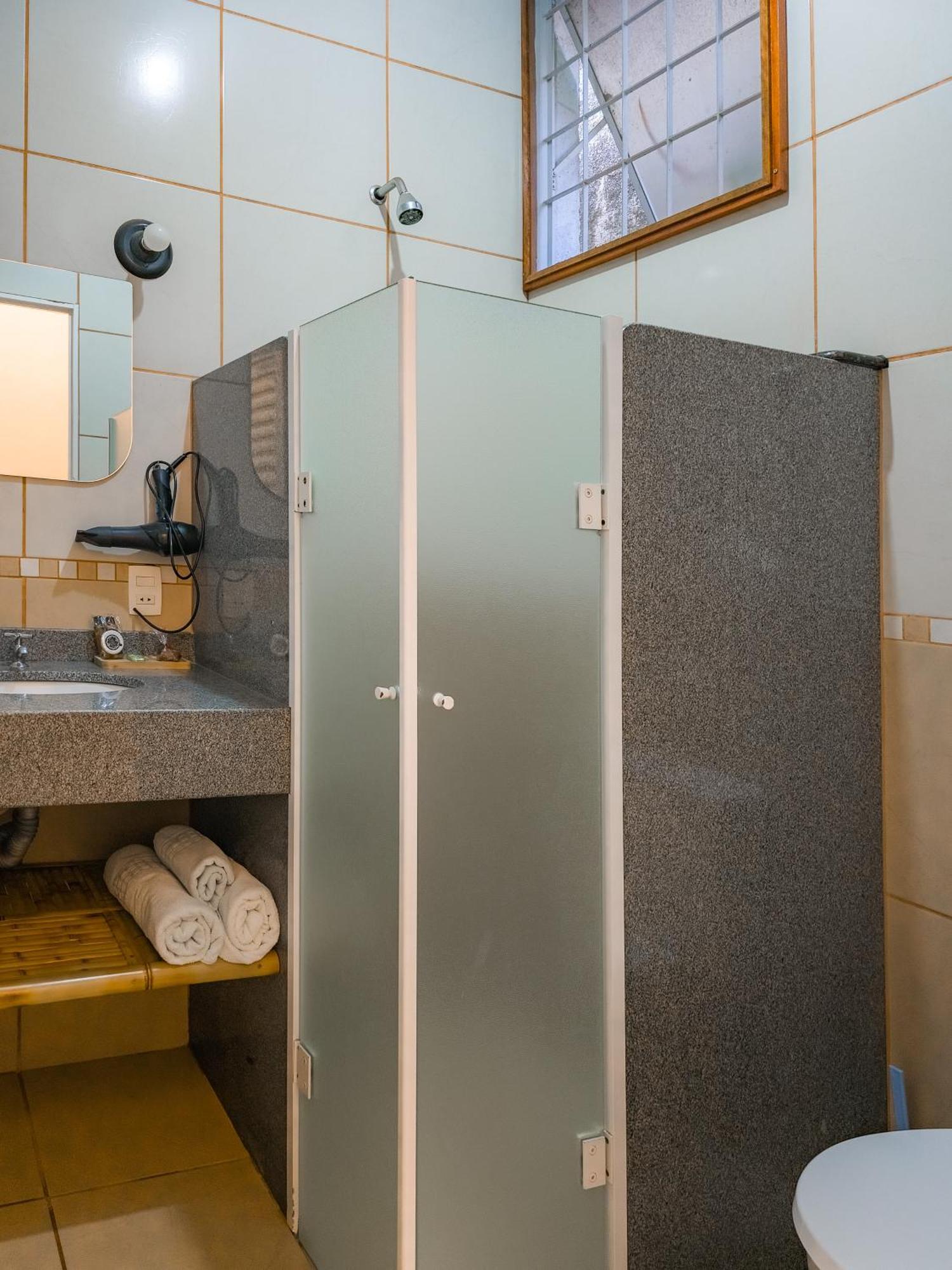 Deluxe Double Room Bath