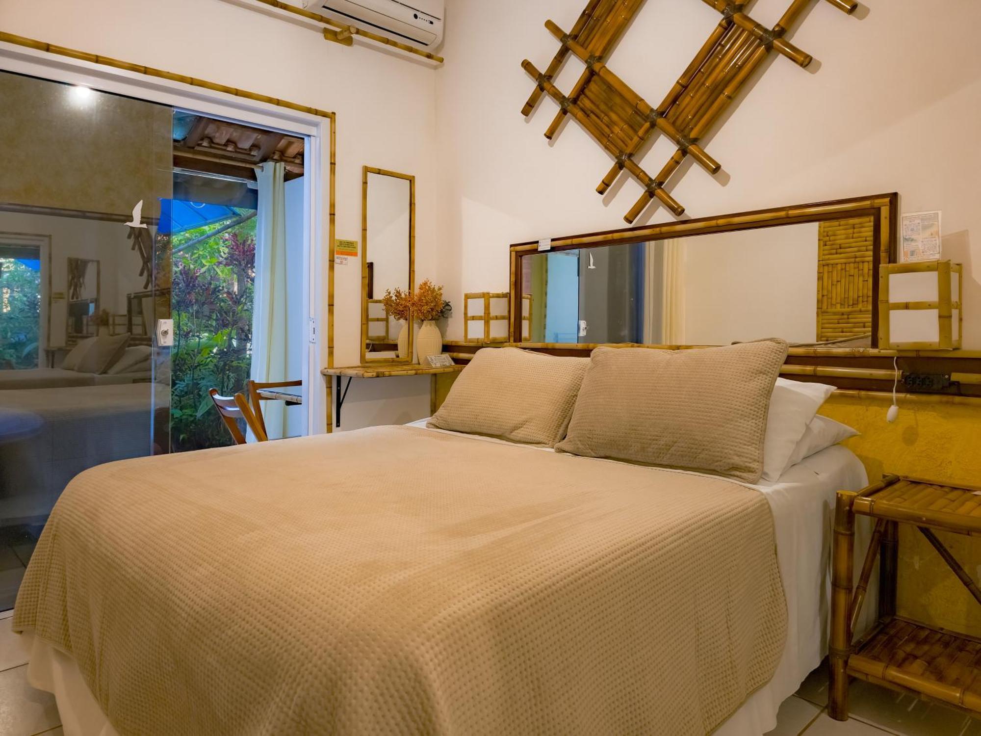 Deluxe Double Room Bath