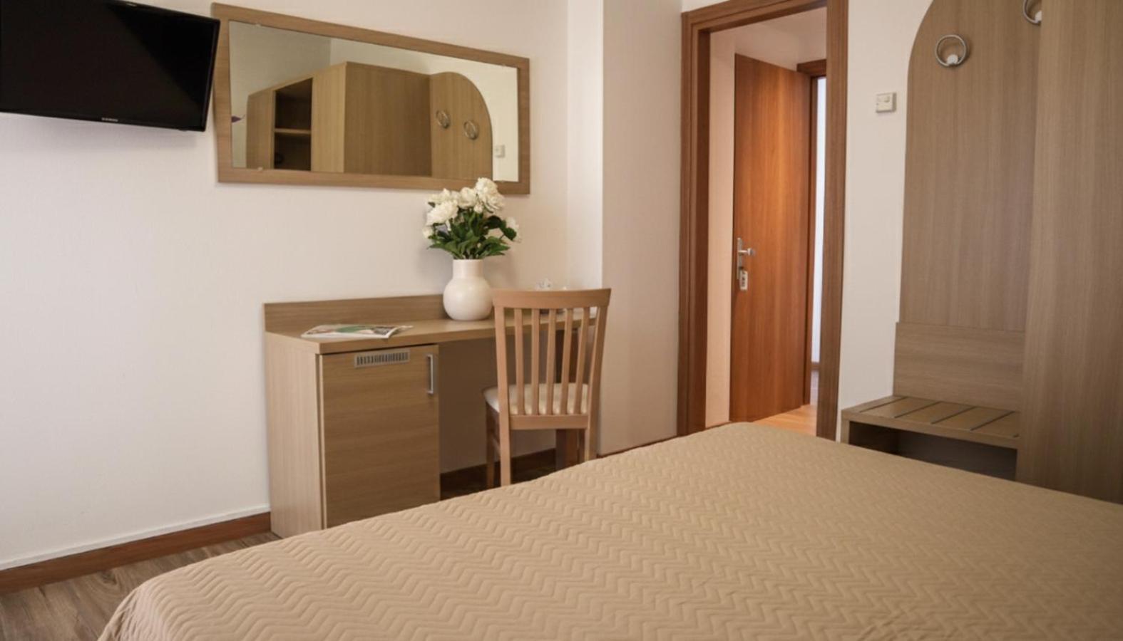Standard Double or Twin Room Garden View