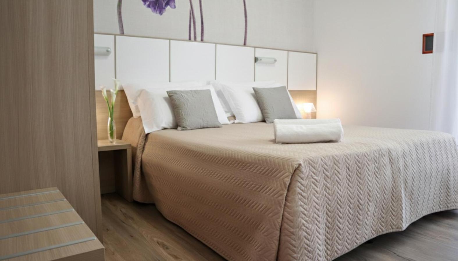 Standard Double or Twin Room Garden View