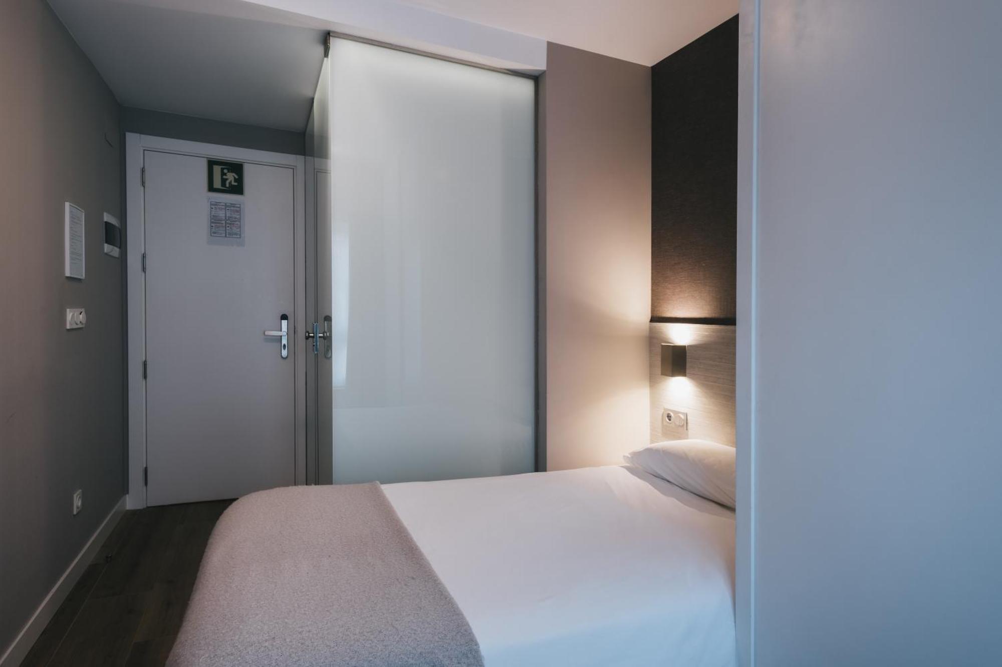 Single Room No Daily Cleaning