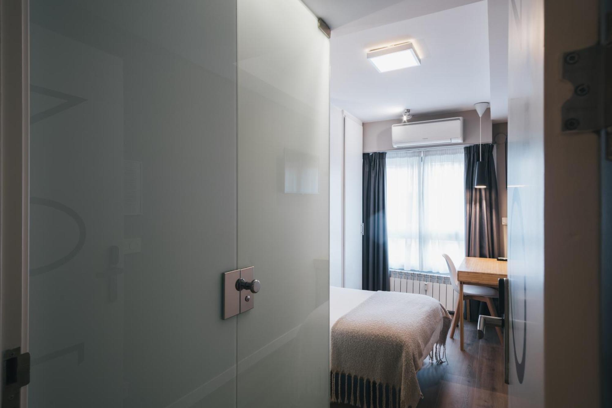 Single Room No Daily Cleaning