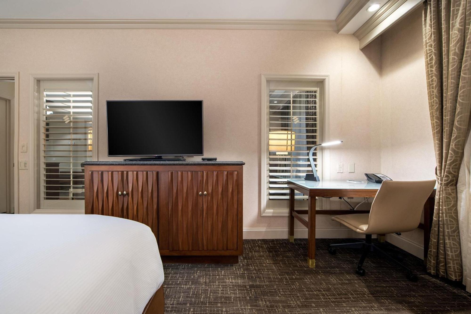 Two-Room King Suite with Sofa Bed - Non-Smoking,1746877460:JPEG