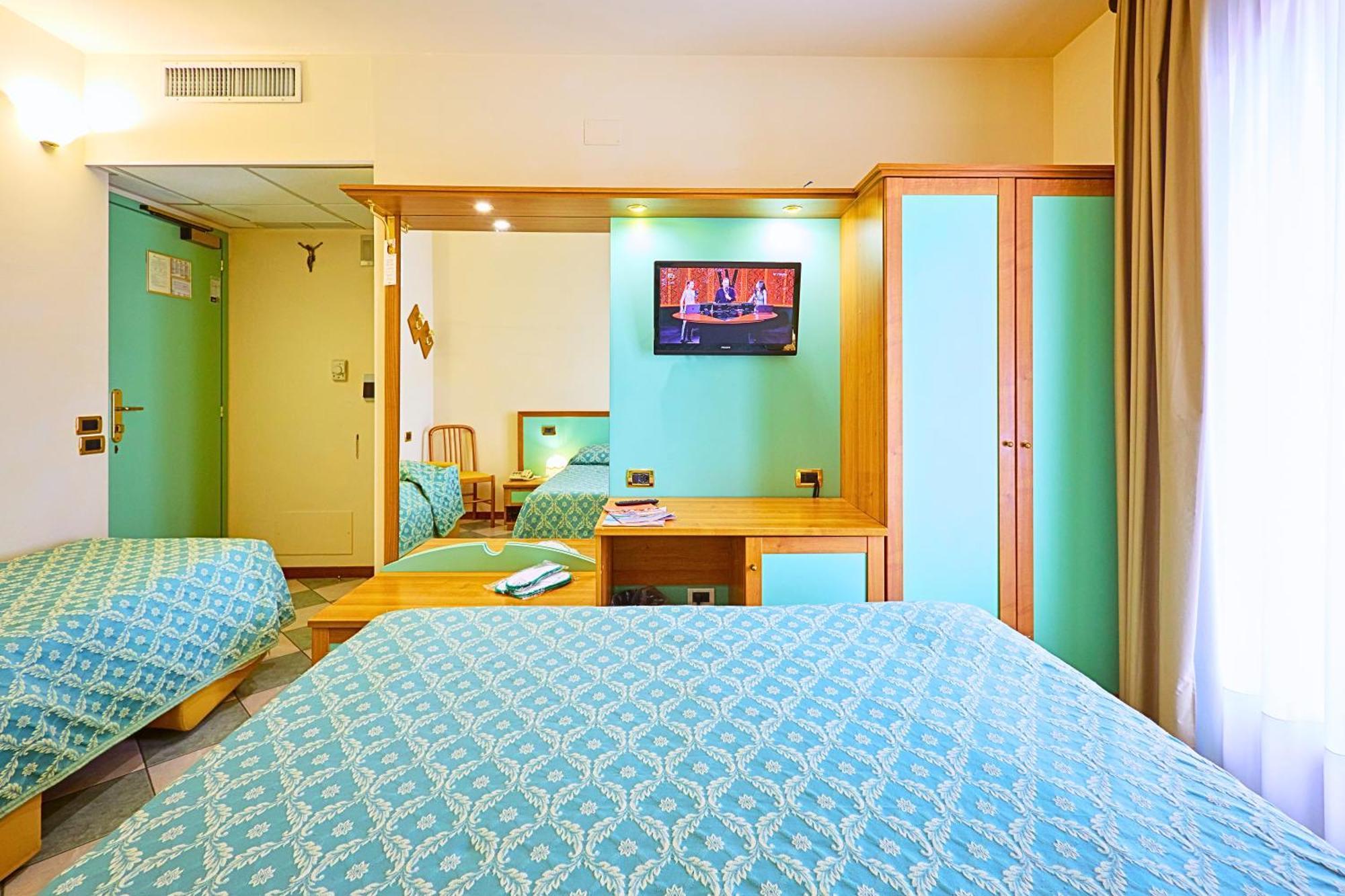 Comfort Triple Room