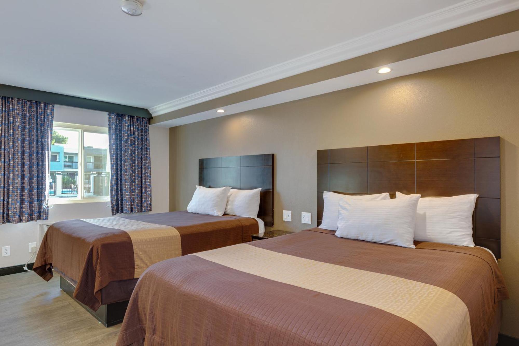Deluxe Queen Room Two Queen Beds Disability Access Non-Smoking
