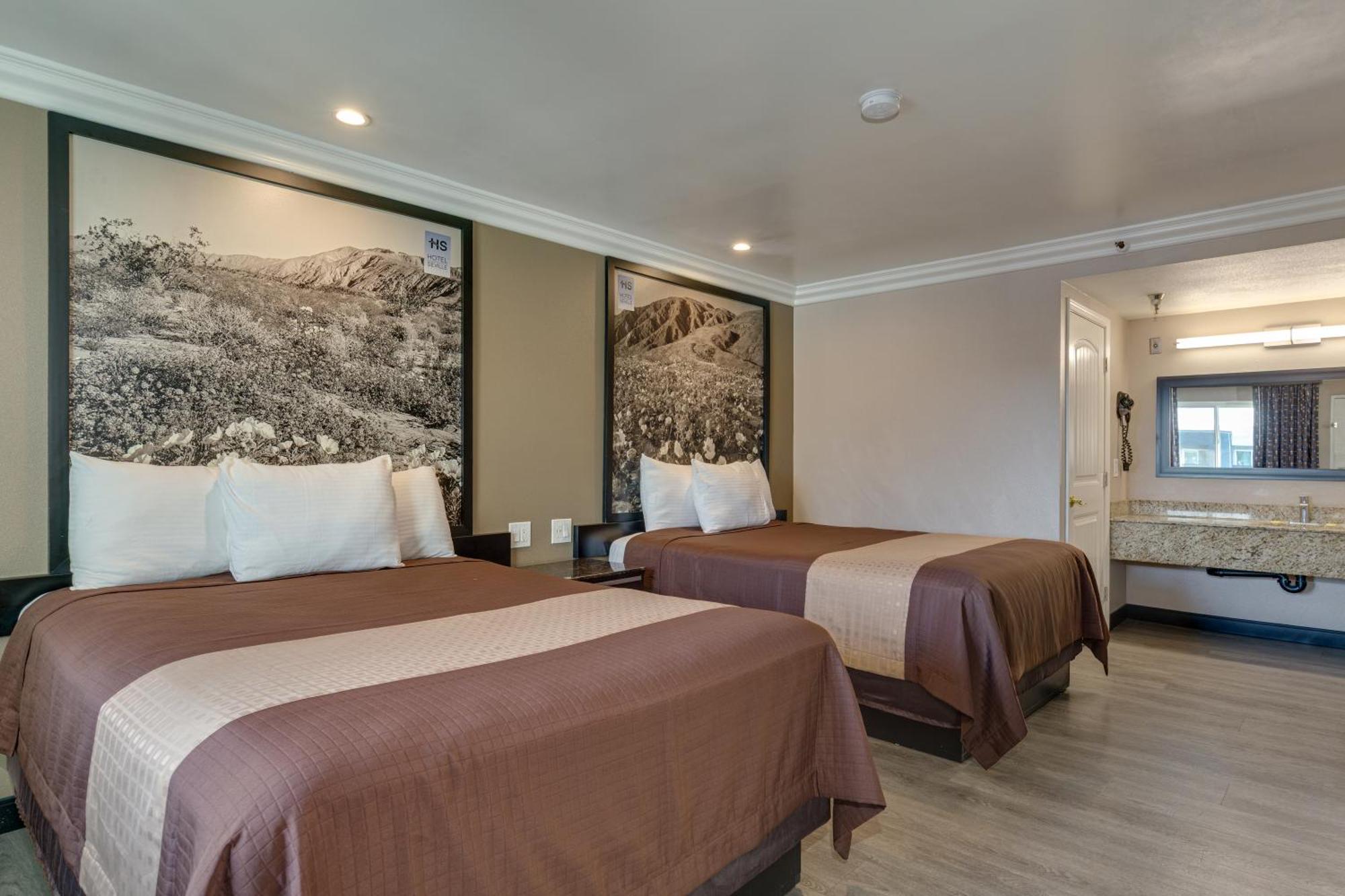 Queen Room Two Queen Beds Non-Smoking