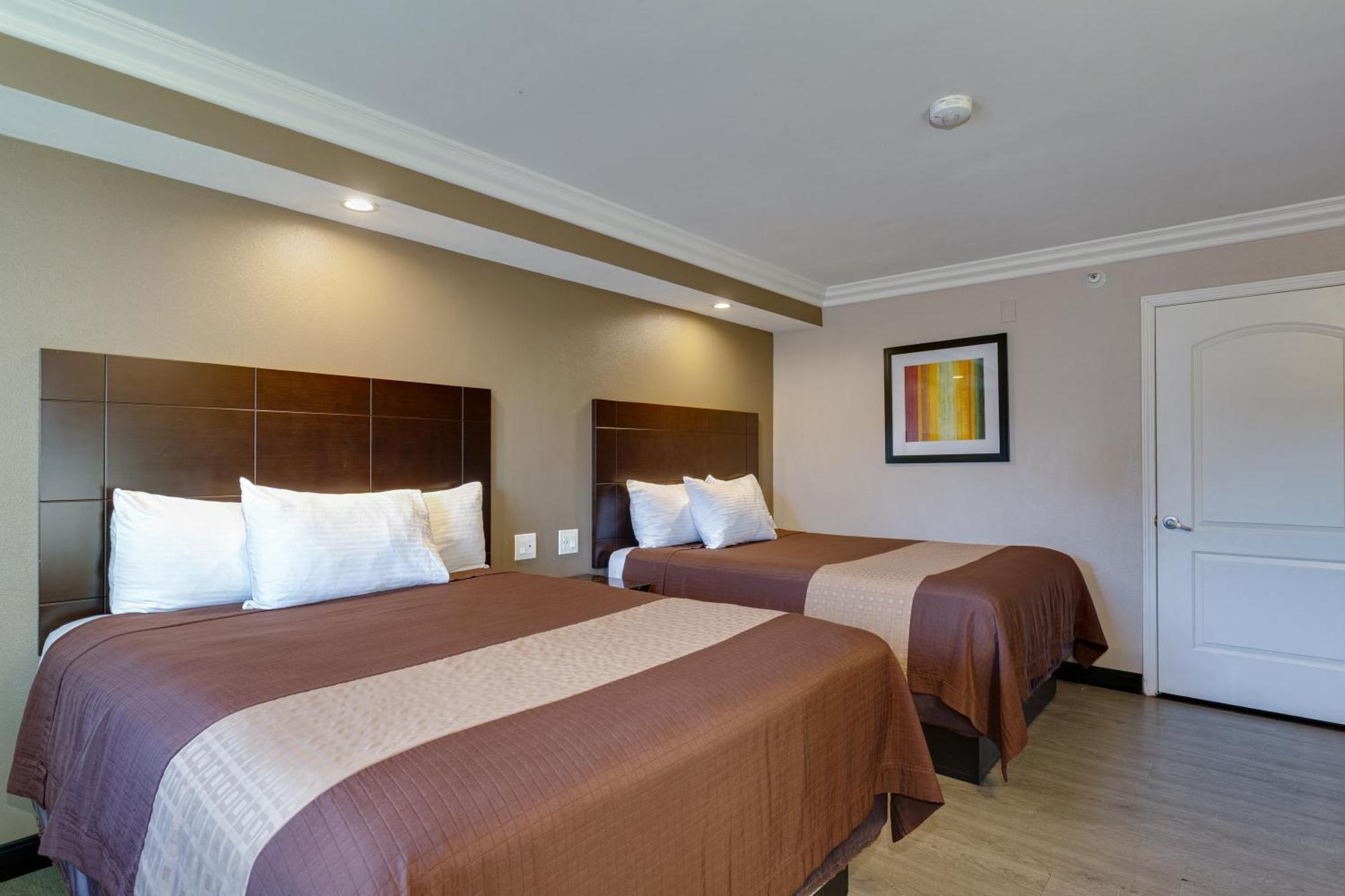 Deluxe Queen Room Two Queen Beds Disability Access Non-Smoking