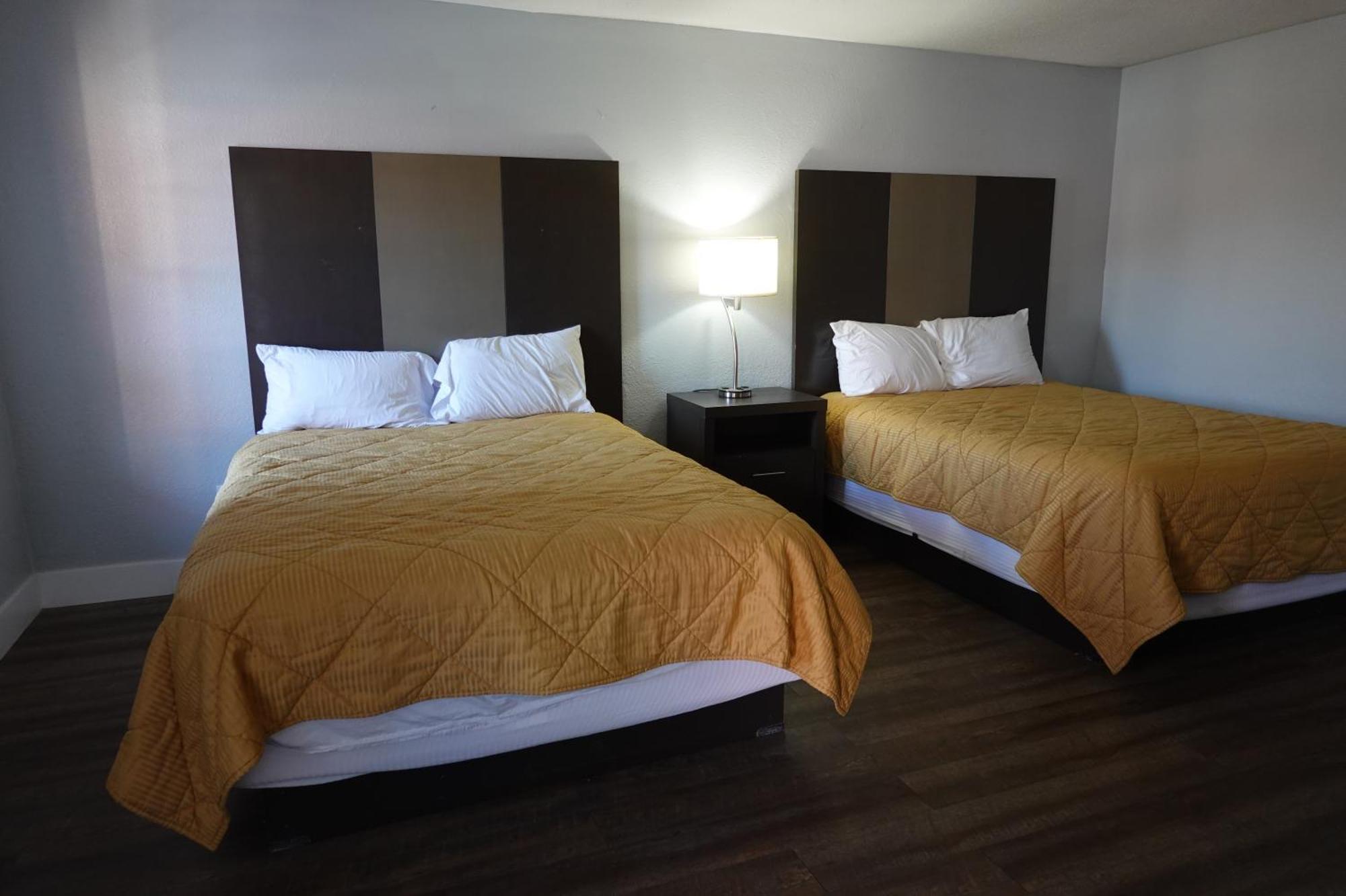 Queen Room Two Queen Beds Non-Smoking