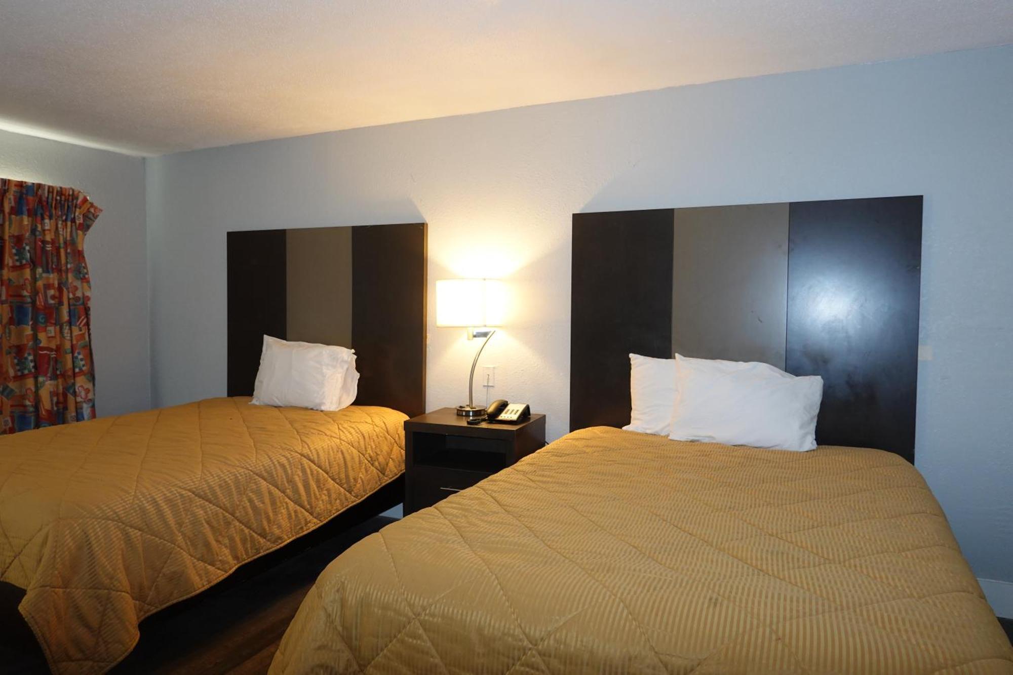 Queen Room Two Queen Beds Non-Smoking