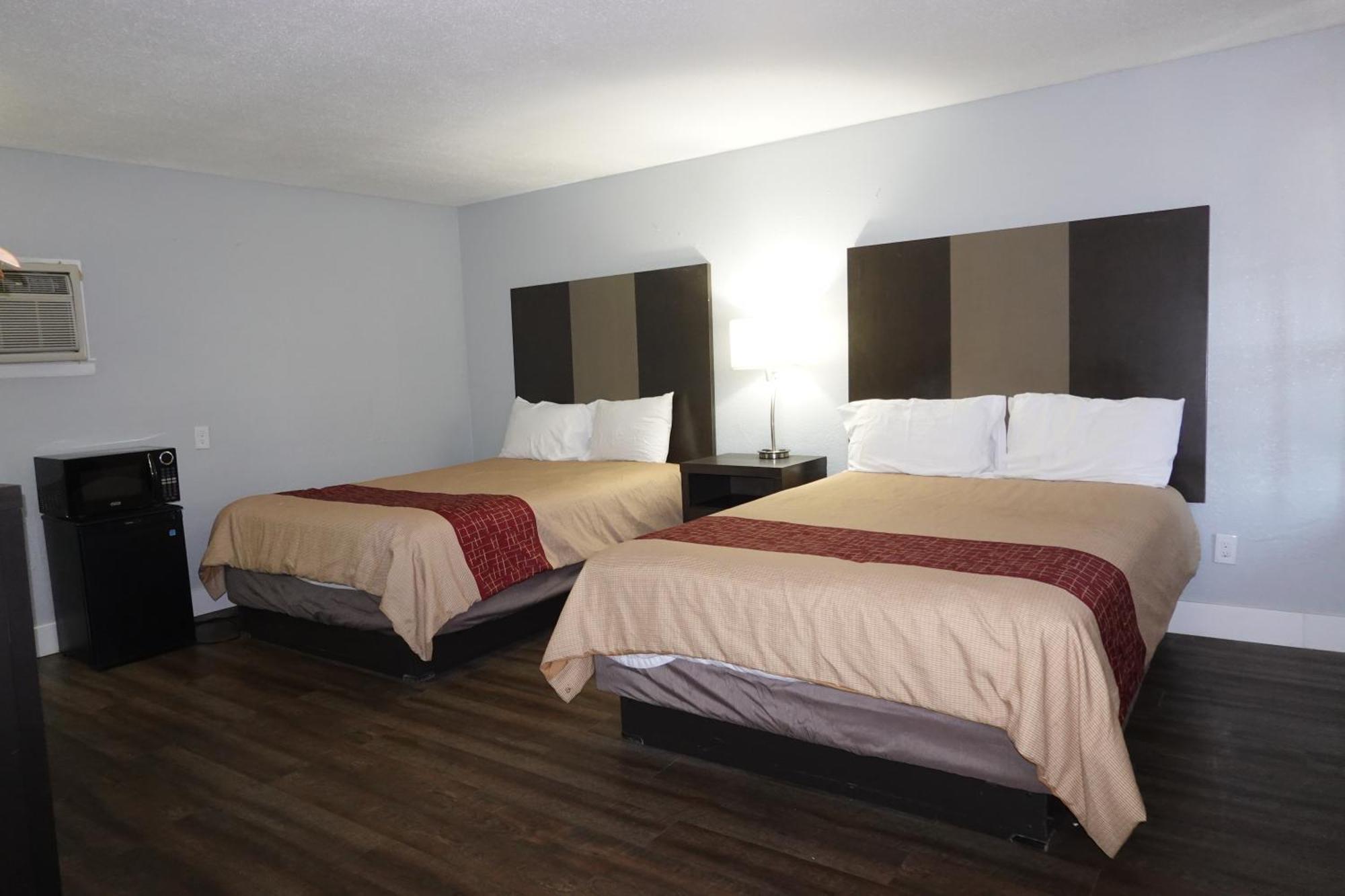 Queen Room Two Queen Beds Non-Smoking