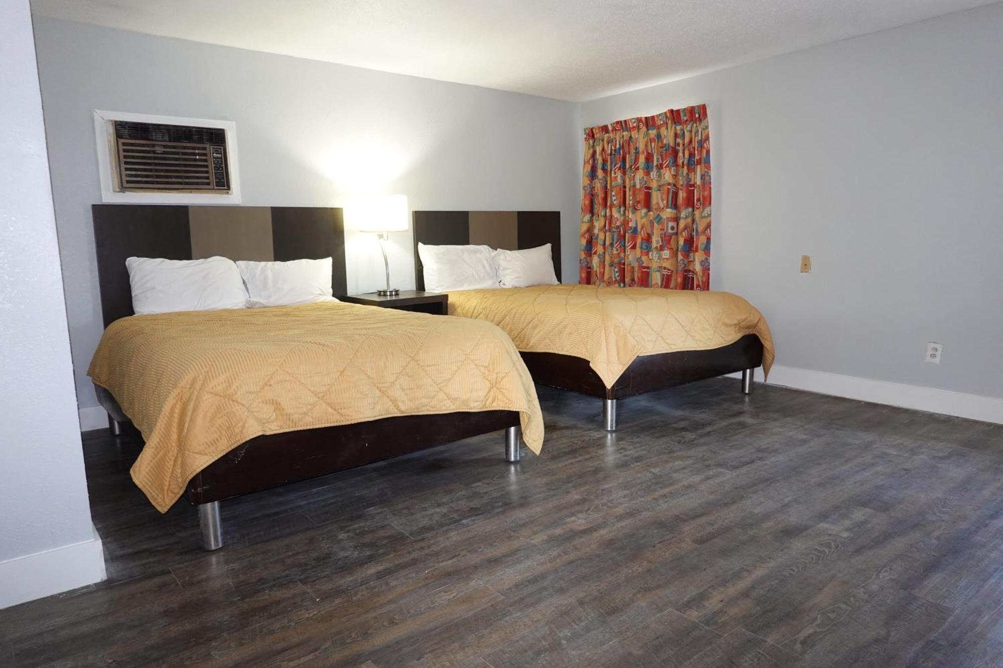 Queen Room Two Queen Beds Non-Smoking