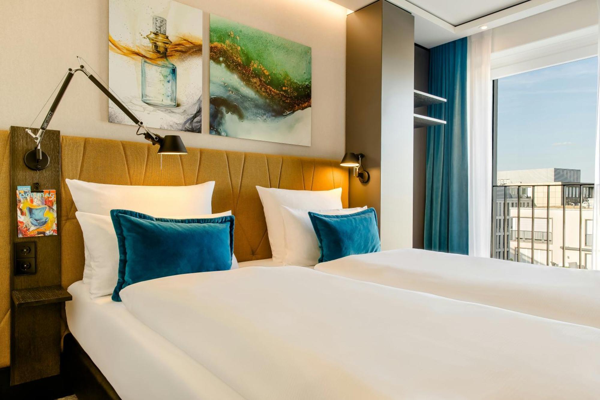 Room King Size bed