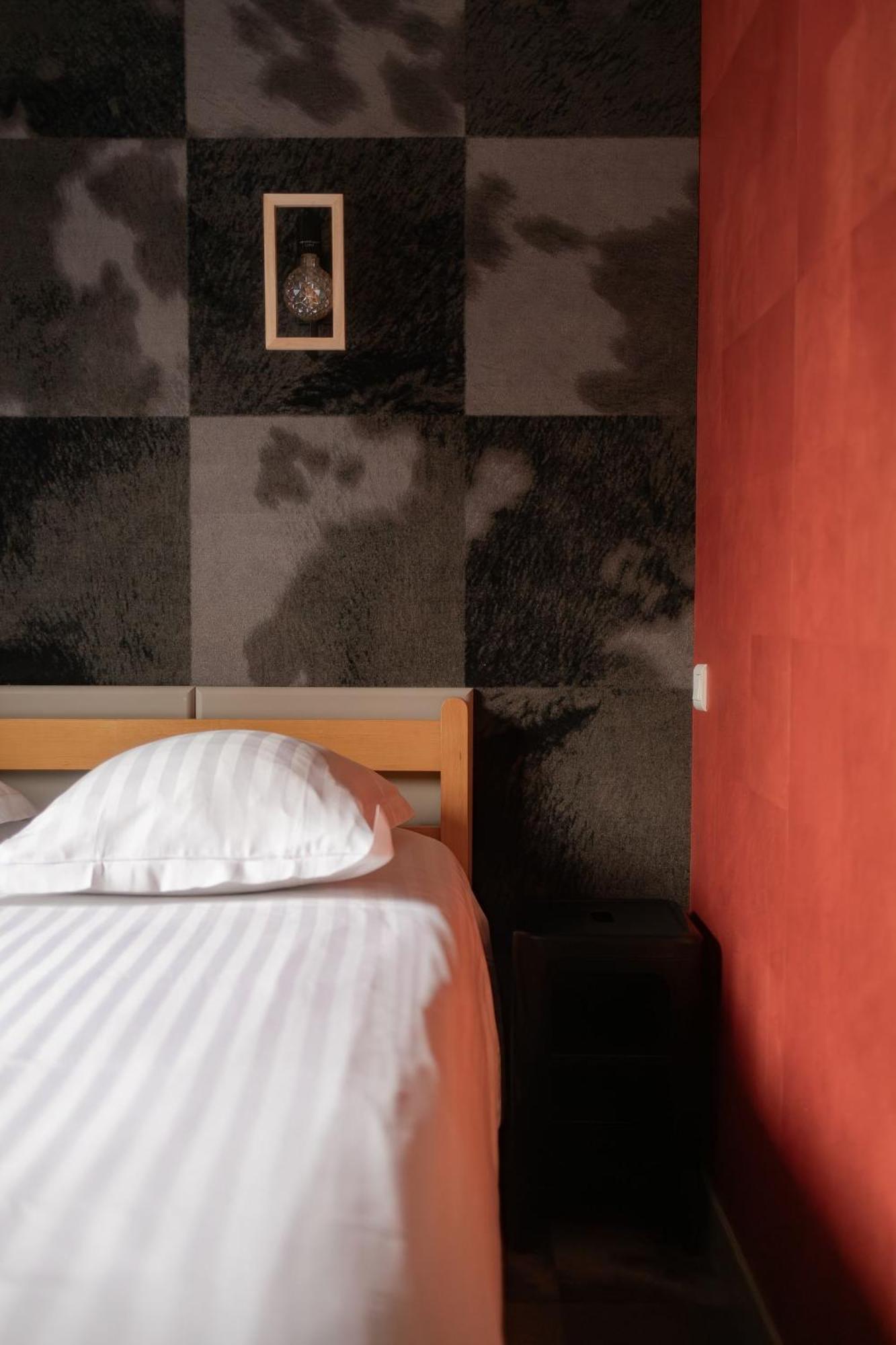 Budget Double Room,1746891716:JPEG