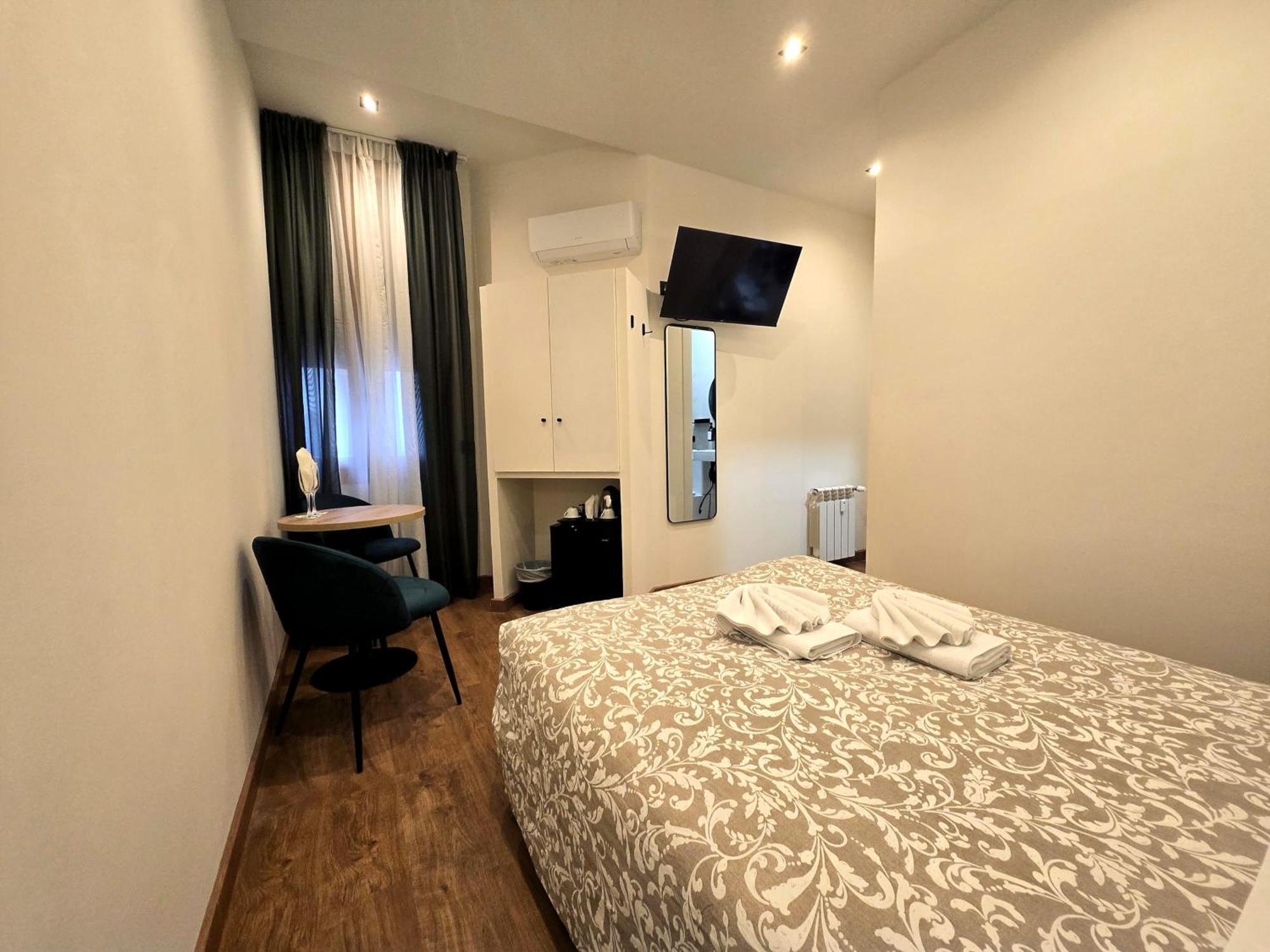 Interior Small Double Room,1746892228:JPEG