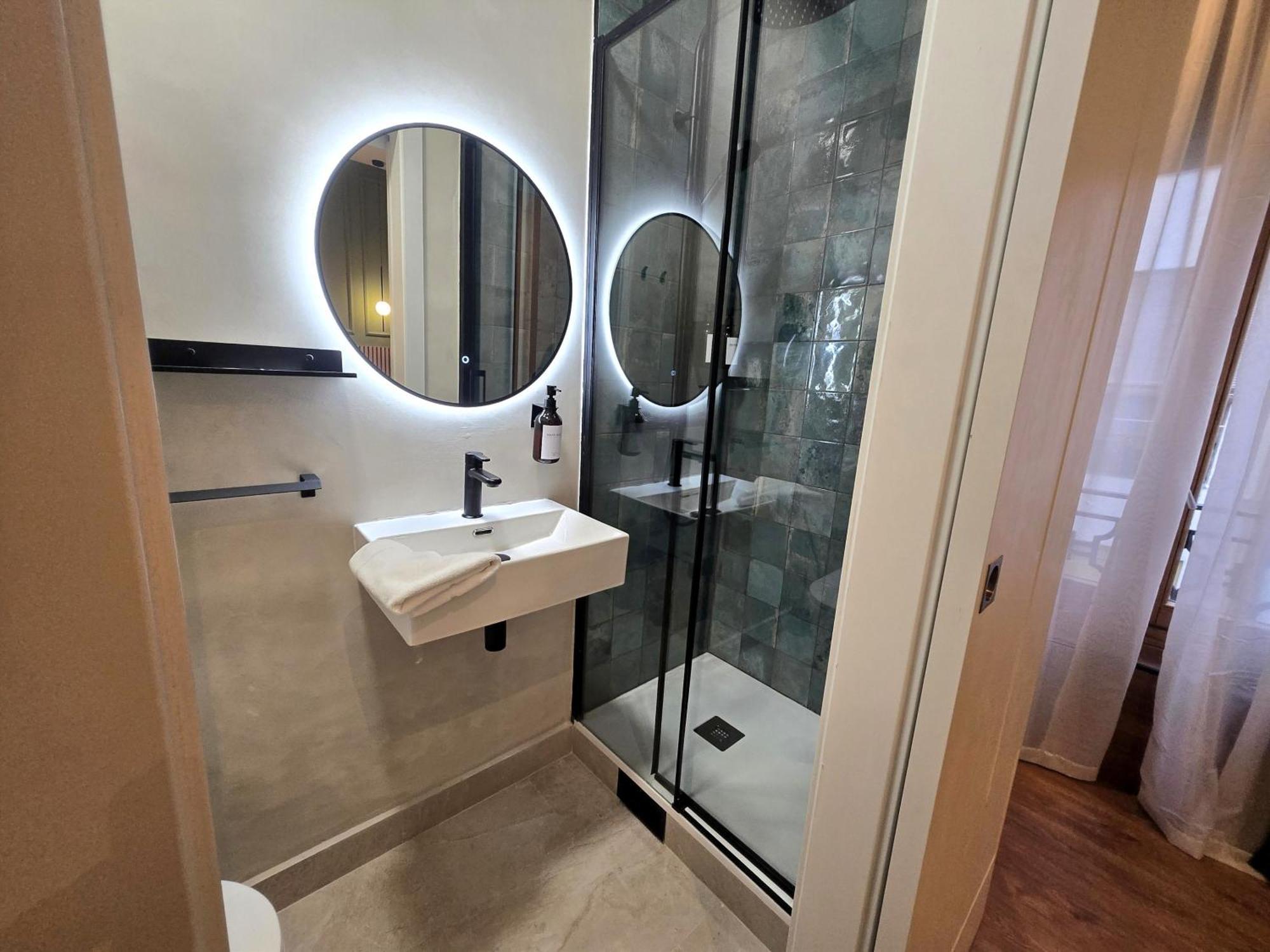 Interior Small Double Room