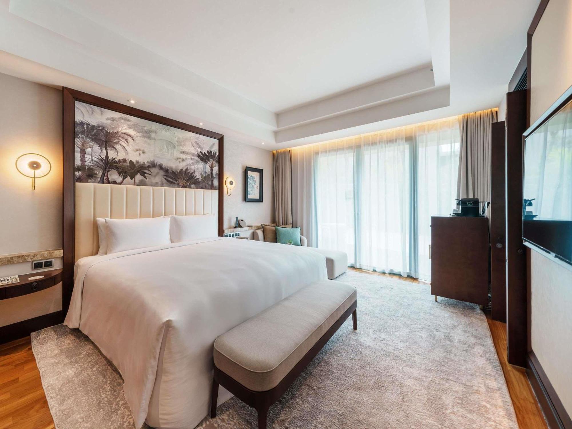 Luxury King Room