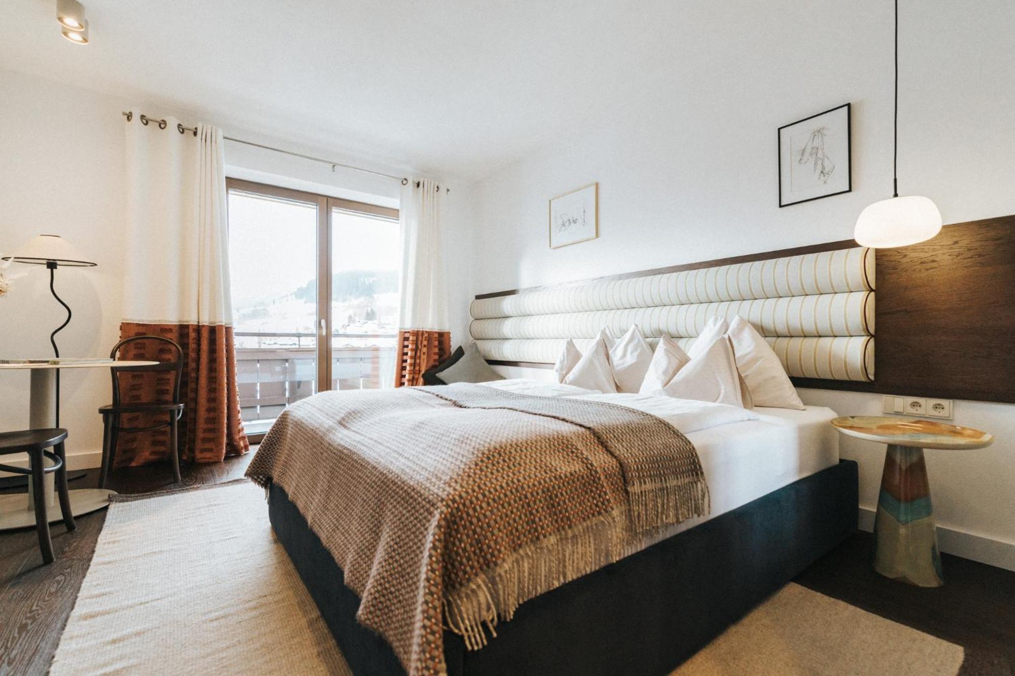 Double Room,1746896579:JPEG