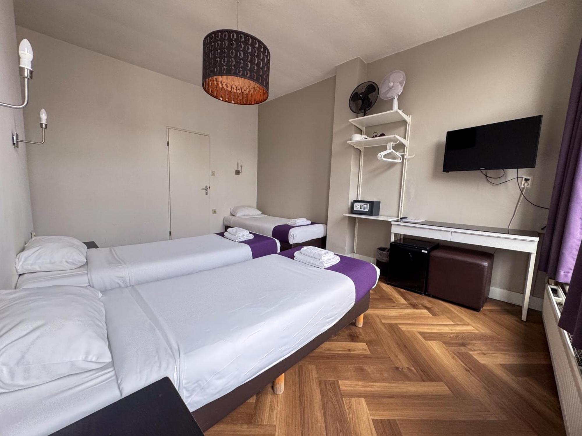 Economy Triple Room