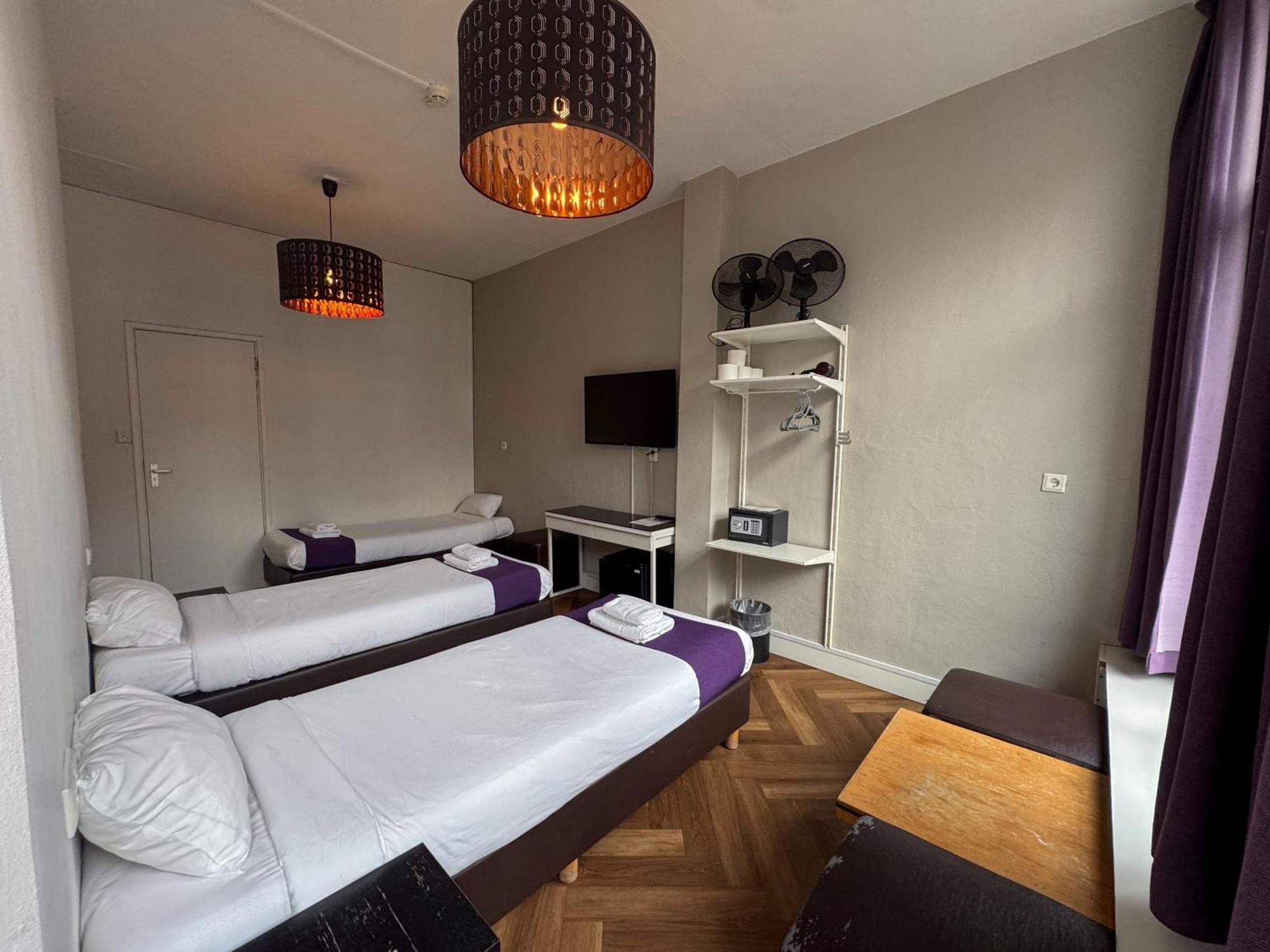 Economy Triple Room