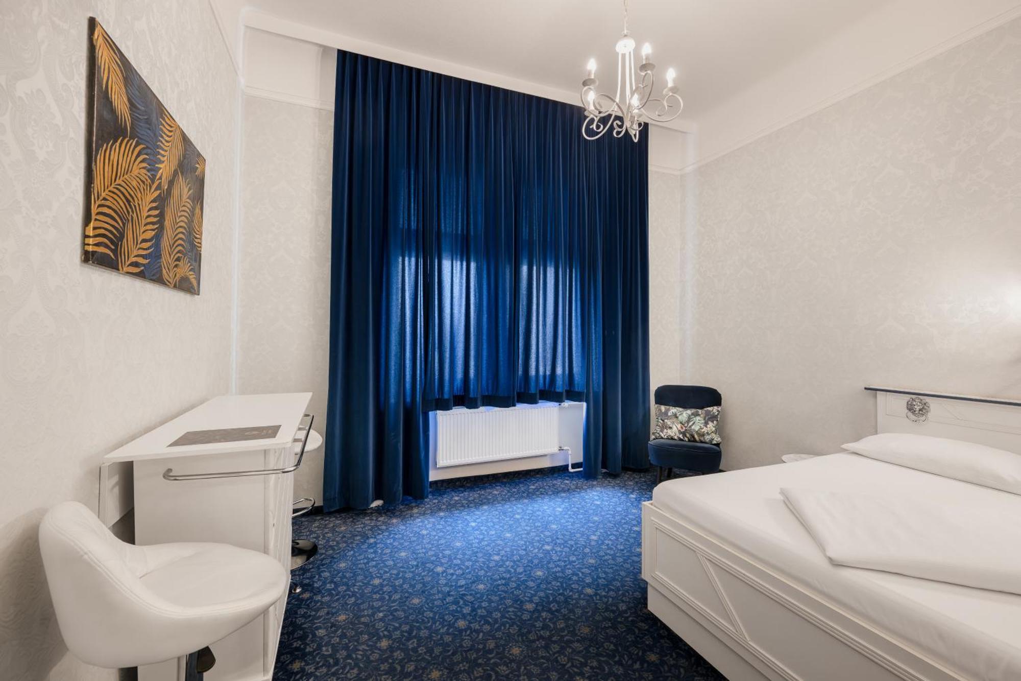 Double Room,1746908874:JPEG