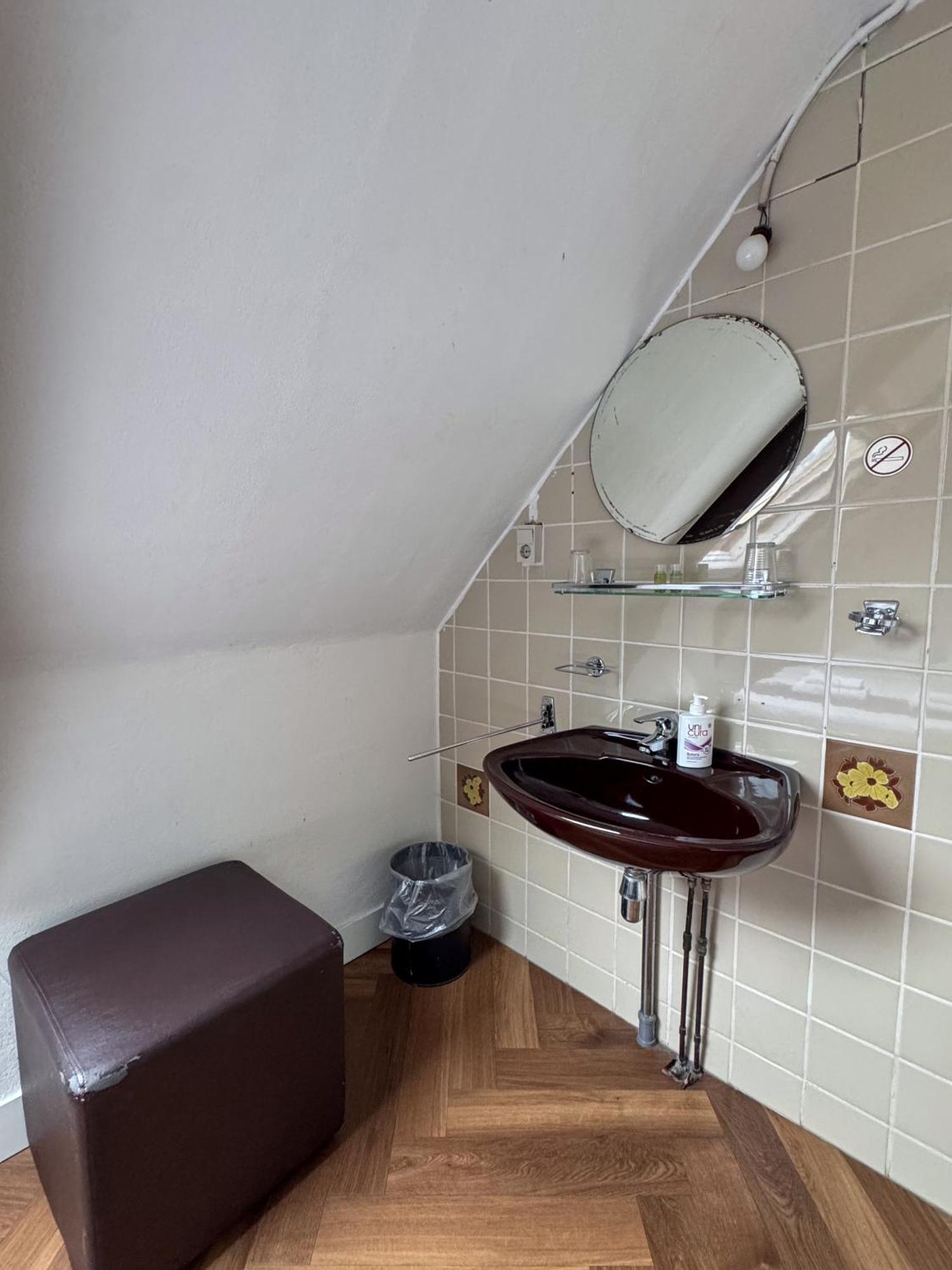 Basic Double Room