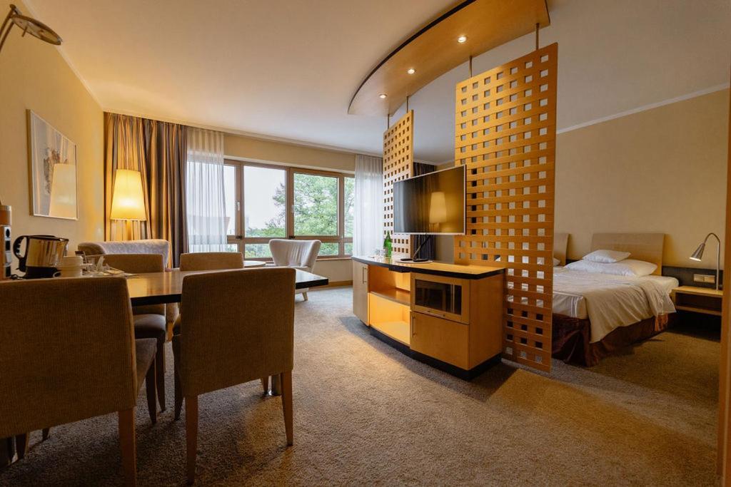 Junior Suite,1758517203:JPEG