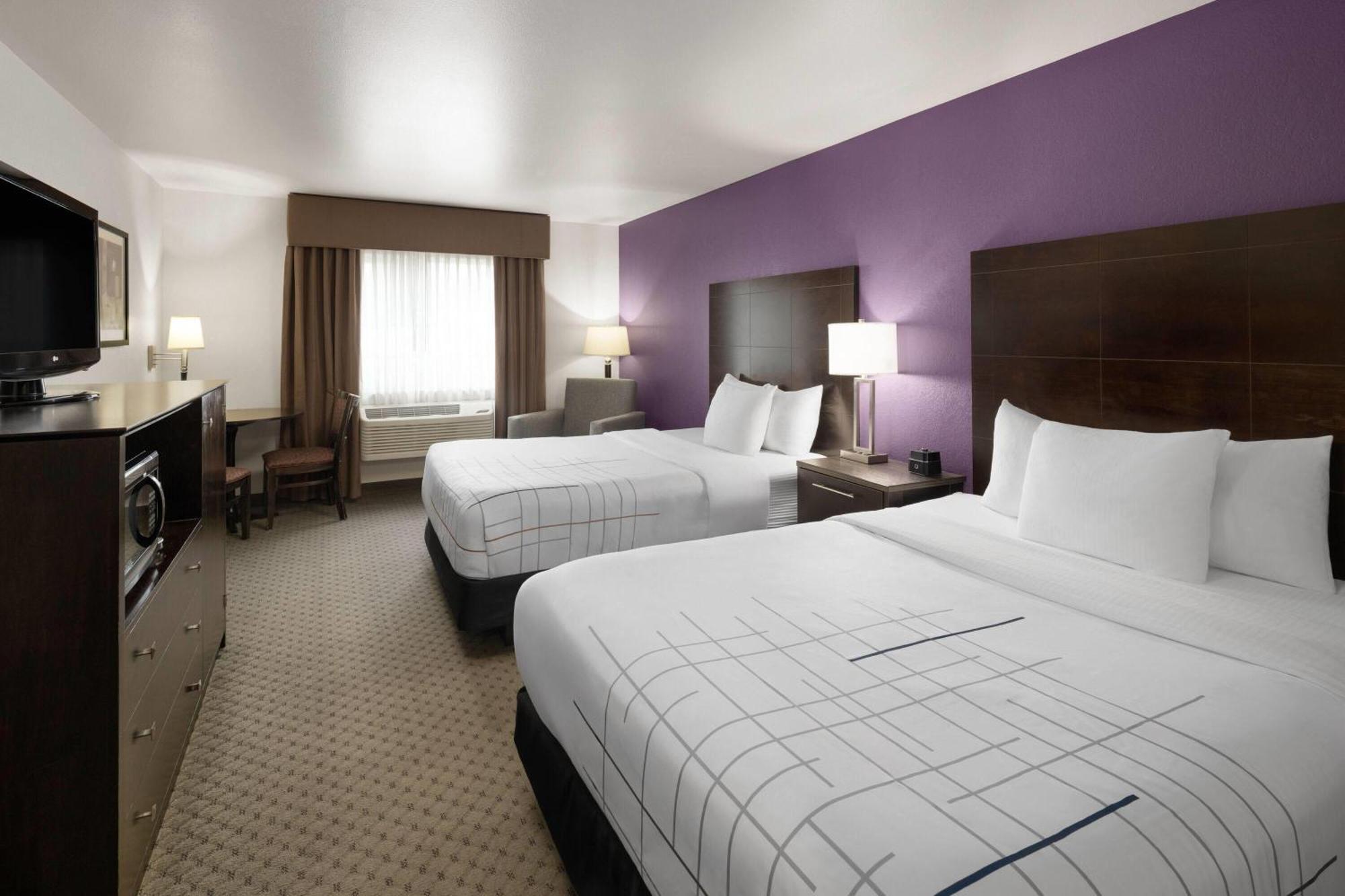 Deluxe Queen Room with Two Queen Beds