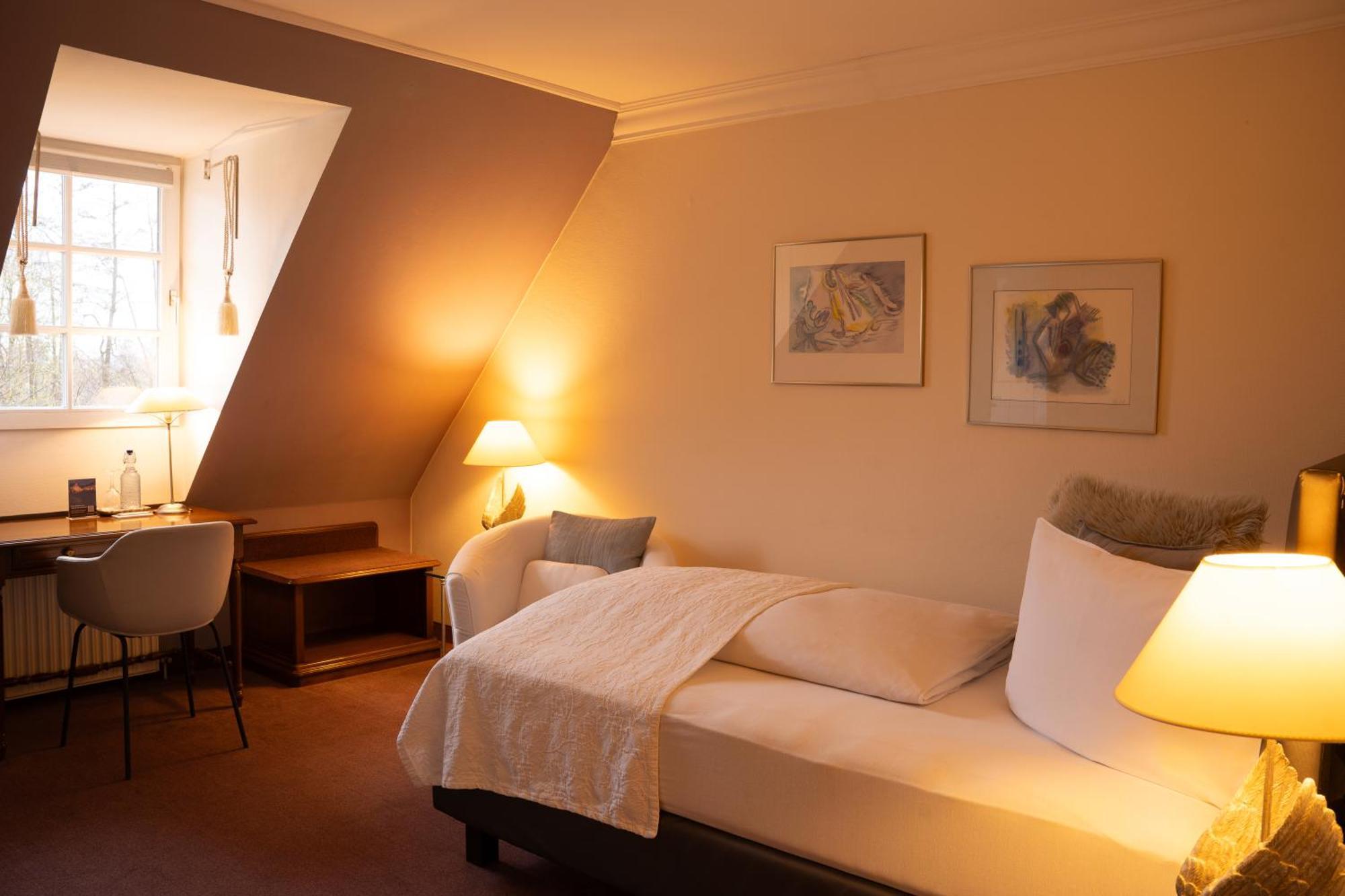 Small Double Room,1746924827:JPEG