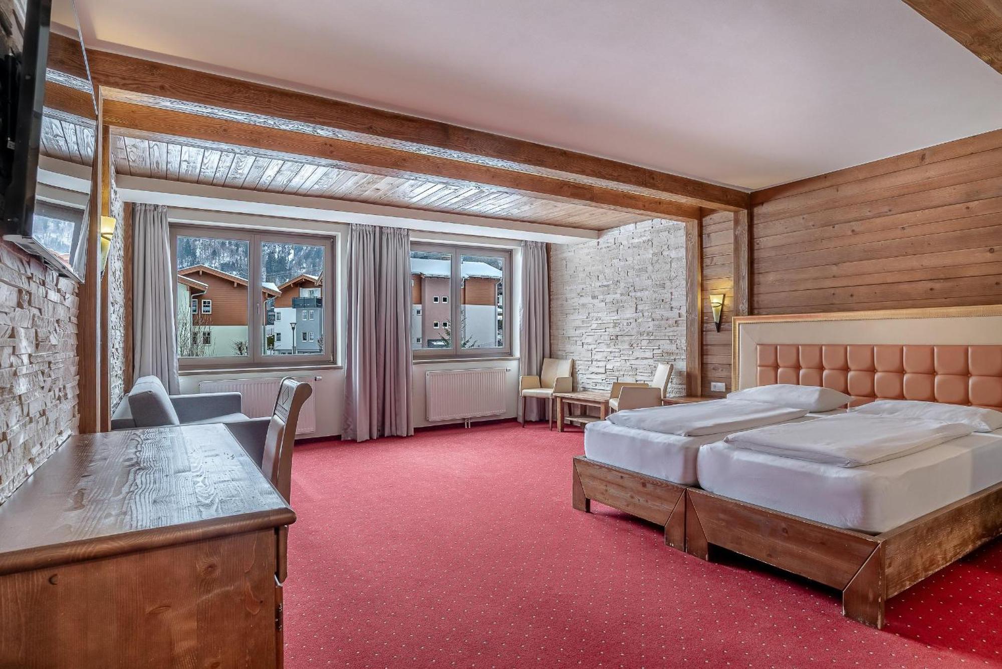Triple Room Bath
