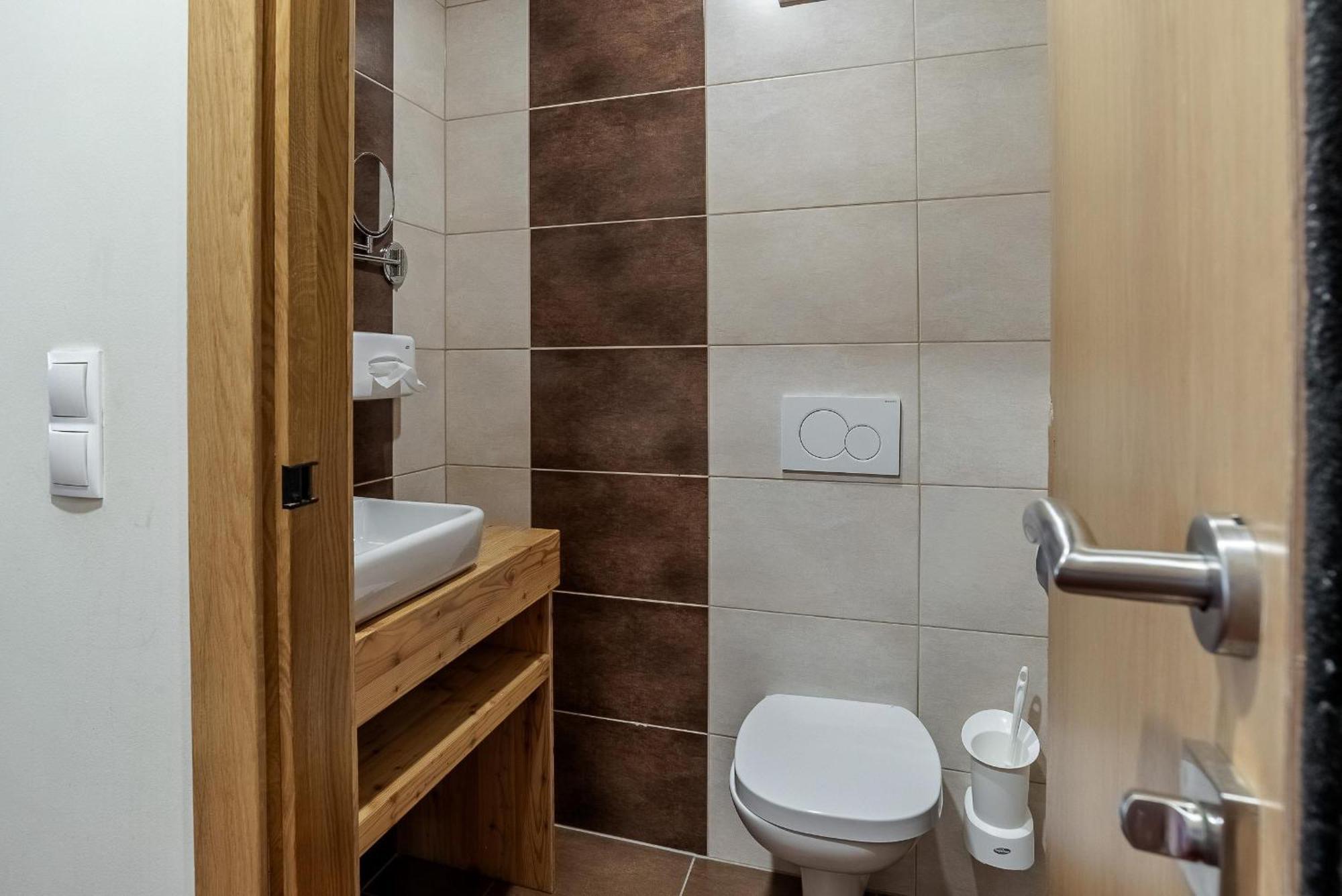 Triple Room Bath