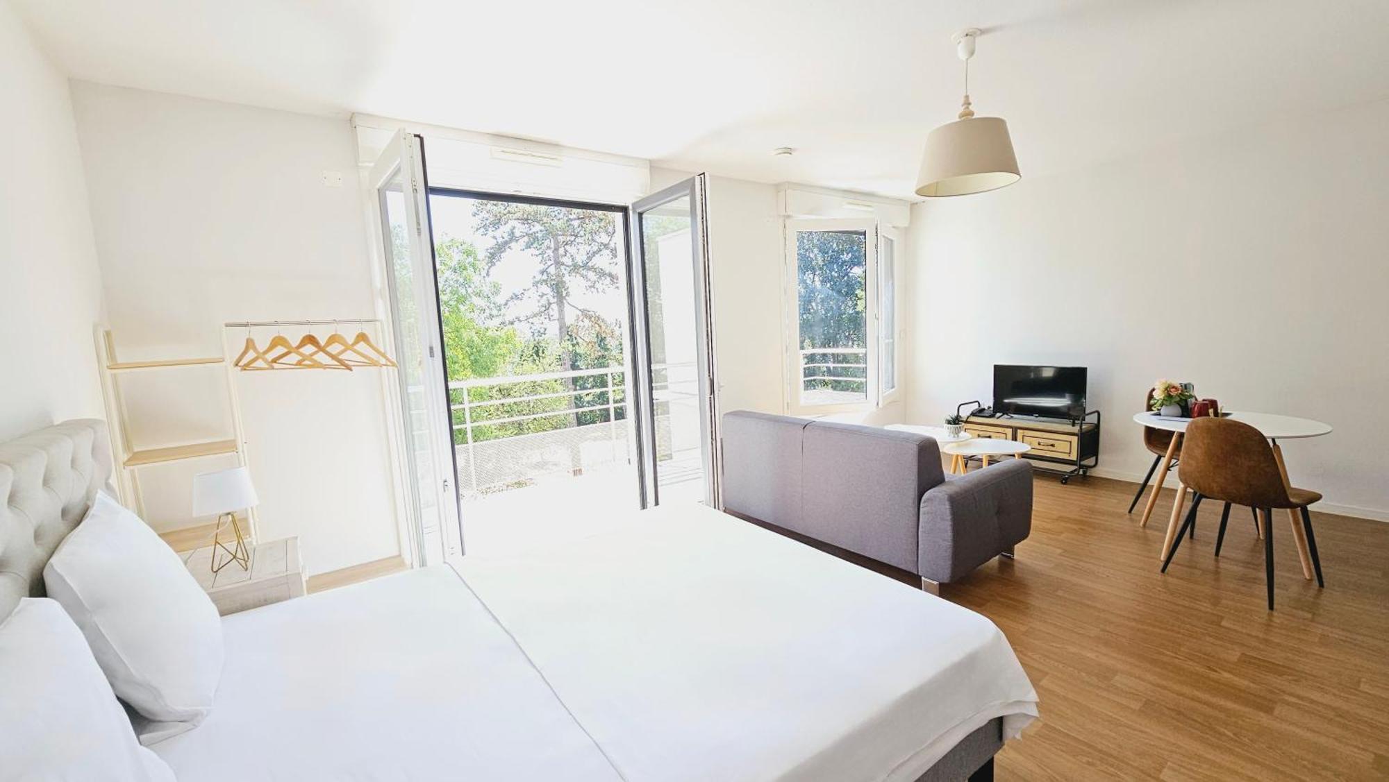 Studio Balcony