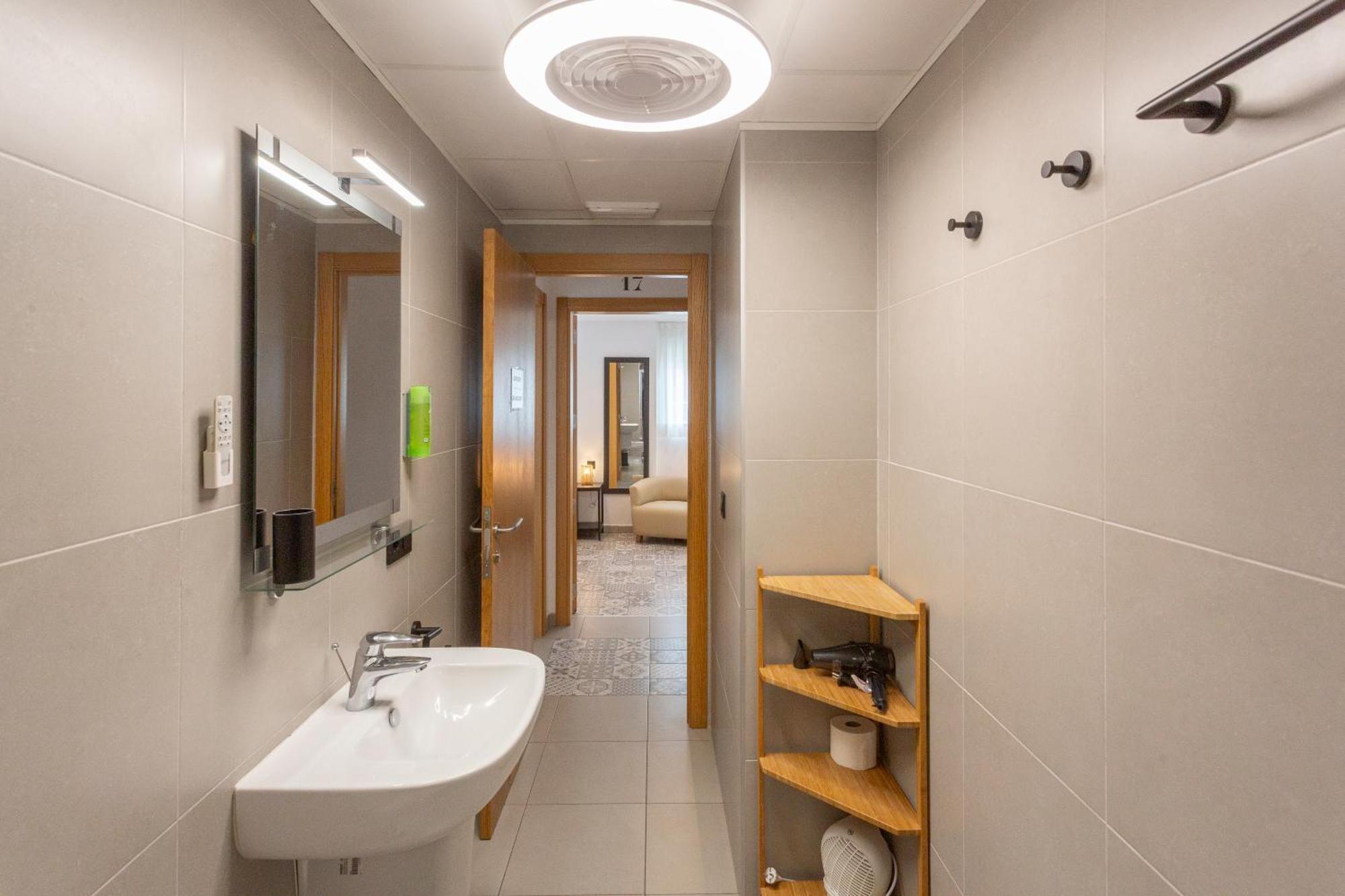 Twin room external private bathroom