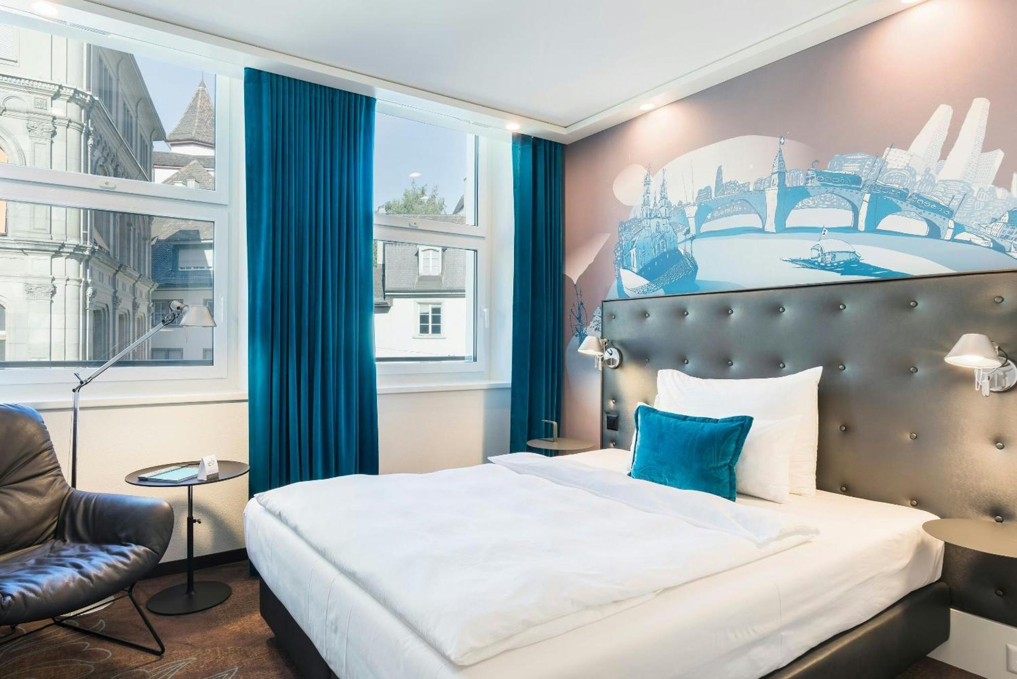 Single Room King Size Bed